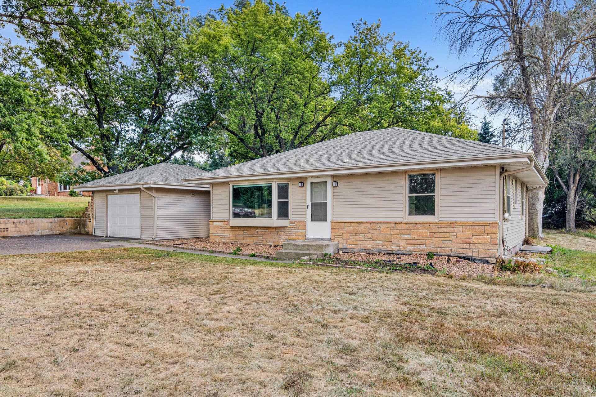 1976 Radatz Avenue, Maplewood, MN 55109 1976 Radatz Ave, St Paul, MN-29.jpg