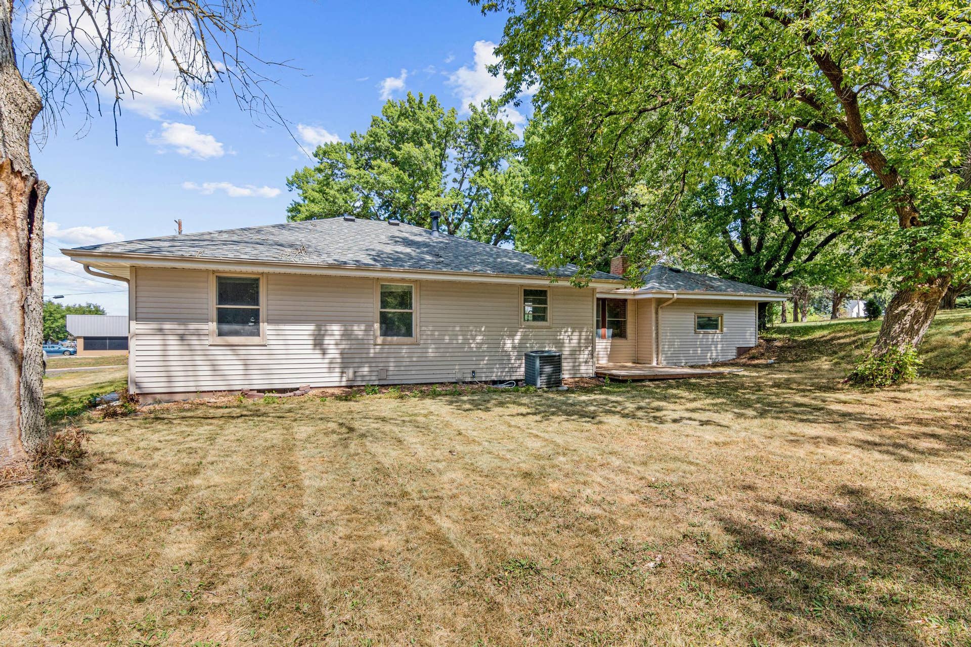 1976 Radatz Avenue, Maplewood, MN 55109 1976 Radatz Ave, St Paul, MN-25.jpg