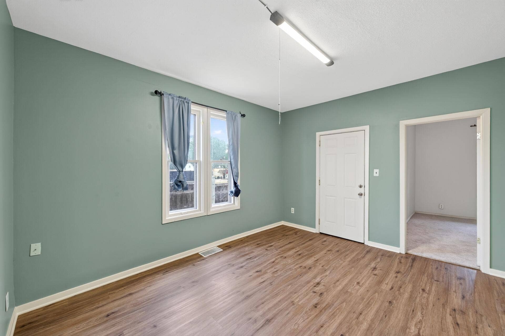 807 Case Avenue, 98, Saint Paul, MN 55106 07_807_Case7_mls.jpg