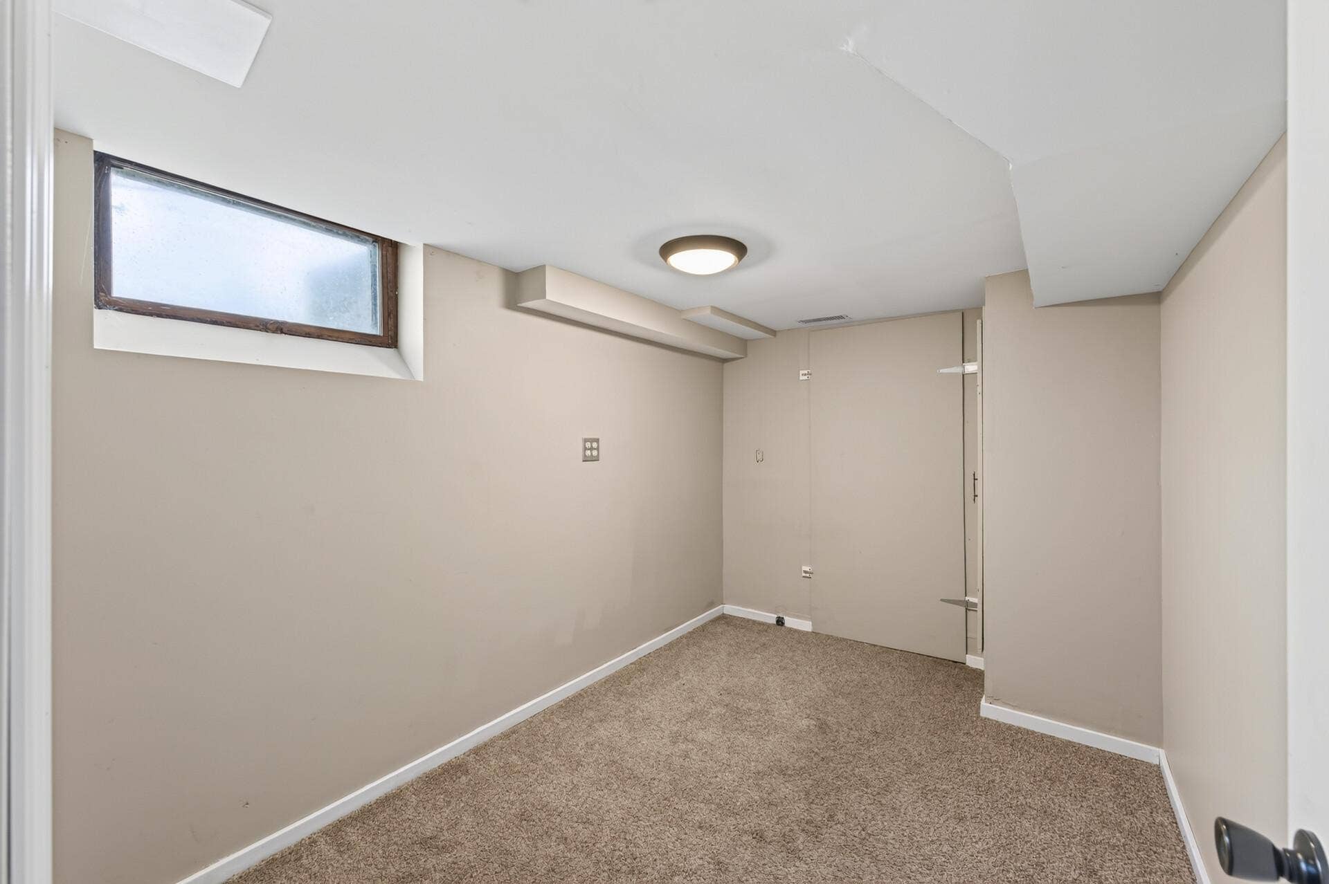 807 Case Avenue, 98, Saint Paul, MN 55106 14_807_Case14_mls.jpg