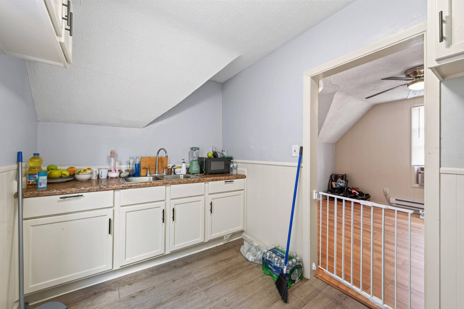 807 Case Avenue, 98, Saint Paul, MN 55106 22_807_Case22_mls.jpg