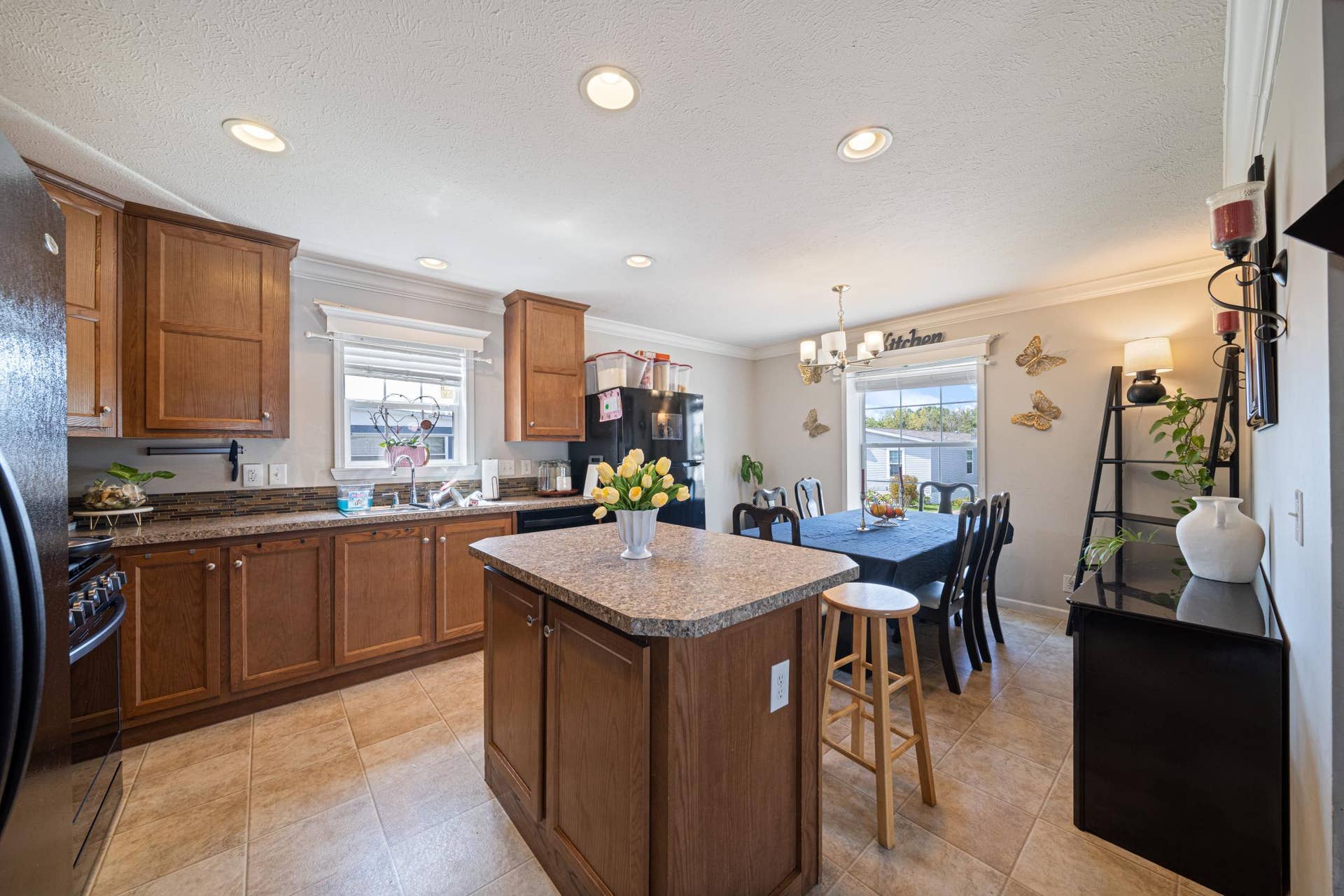 1360 Rolling Hills Drive, Maplewood, MN 55119 6_r5c_8005.jpg