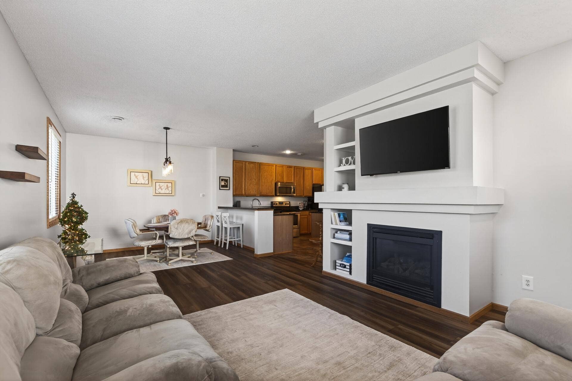 18451 97th Place N, Maple Grove, MN 55311 Fireplace