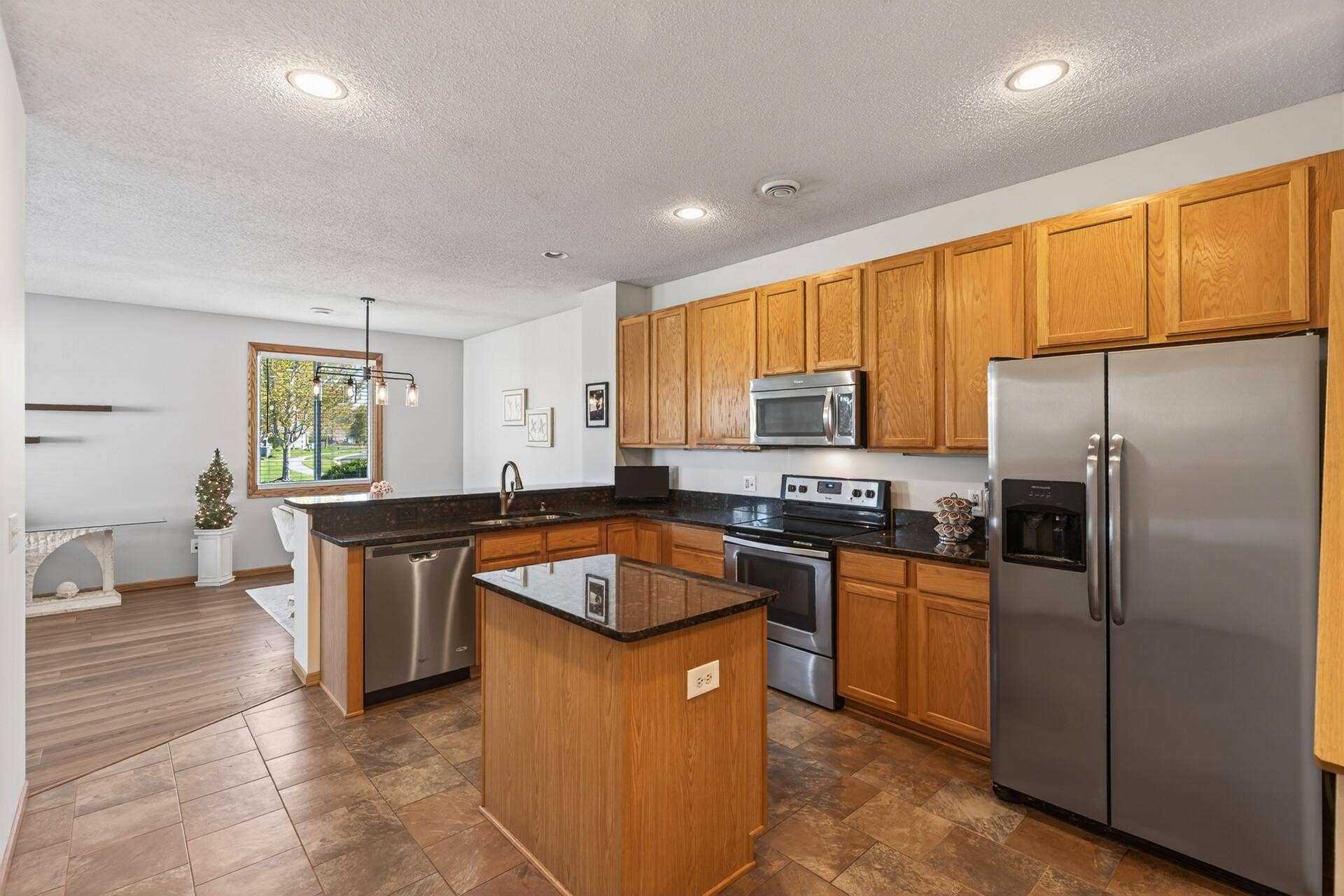 18451 97th Place N, Maple Grove, MN 55311 Stainless Steel Appliances