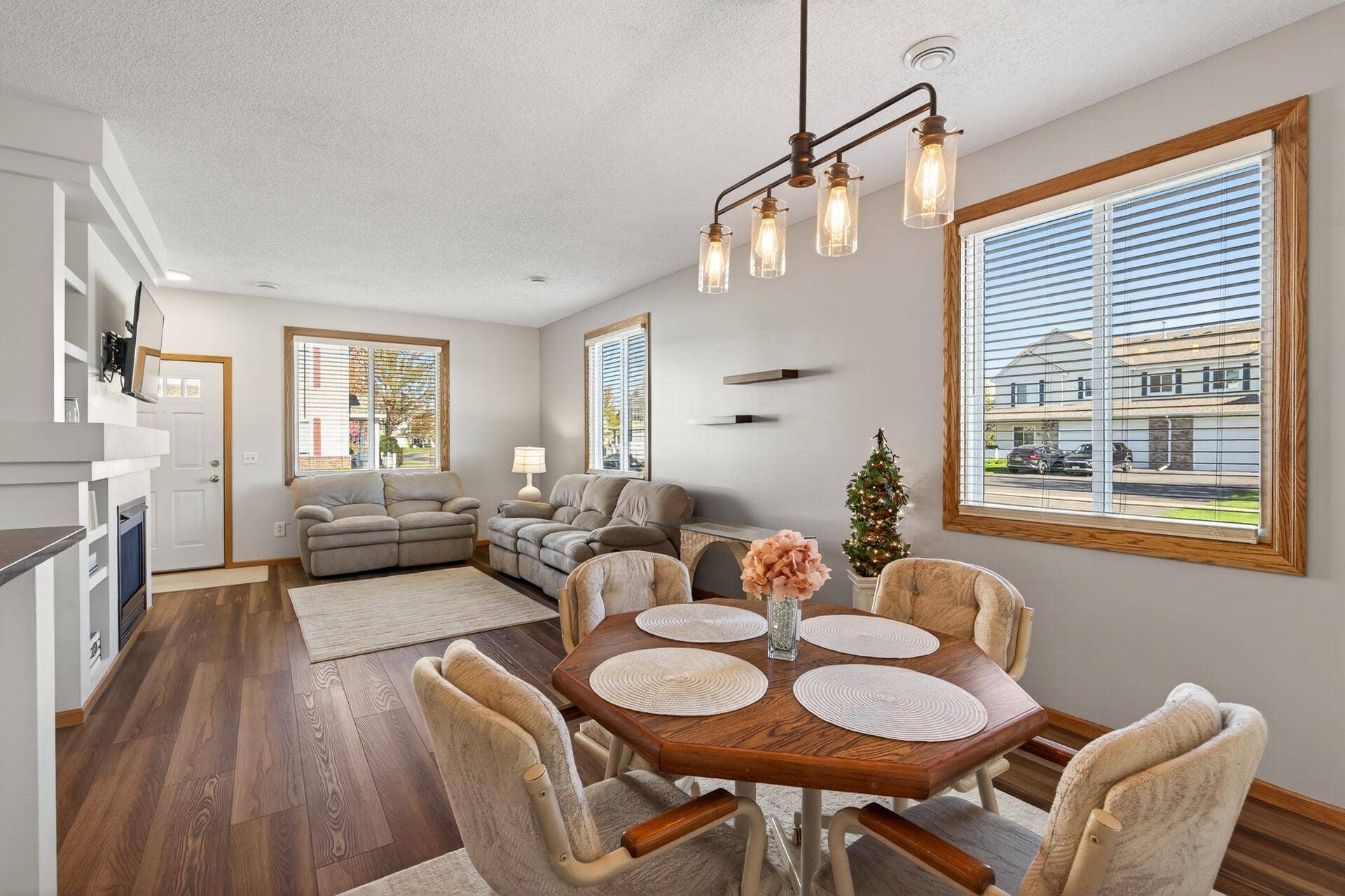18451 97th Place N, Maple Grove, MN 55311 Dinning Room