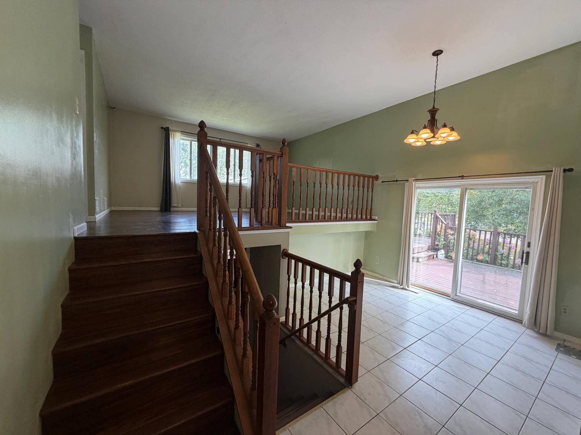 6546 Upper 22nd Street N, Oakdale, MN 55128 Dining walkout to huge deck!