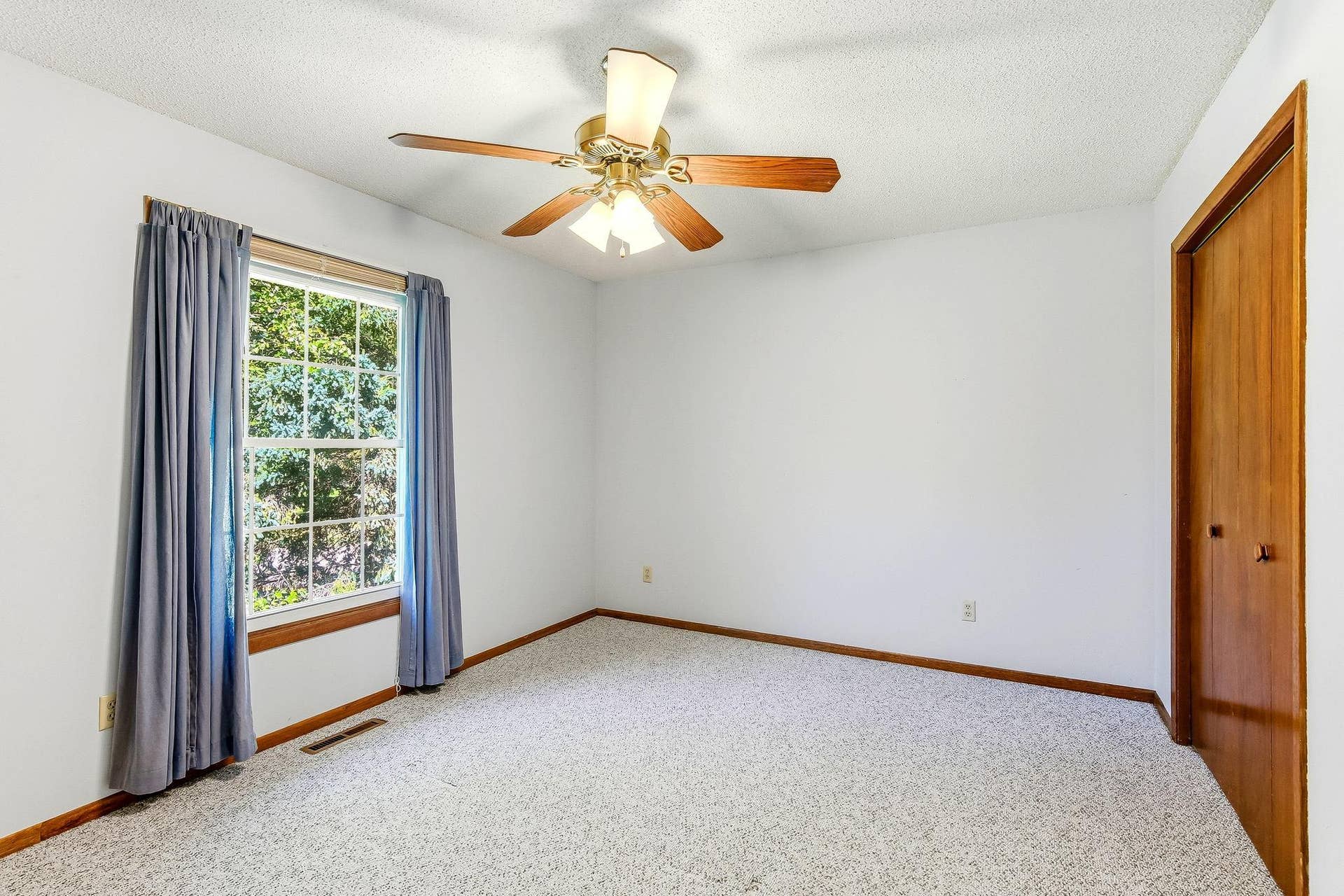 6604 Upper 23rd Street N, Oakdale, MN 55128 27-web-or-mls-6604-Upper-23rd-St-27.jpg