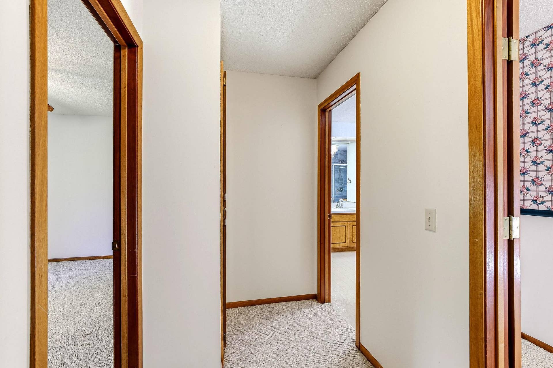 6604 Upper 23rd Street N, Oakdale, MN 55128 19-web-or-mls-6604-Upper-23rd-St-19.jpg