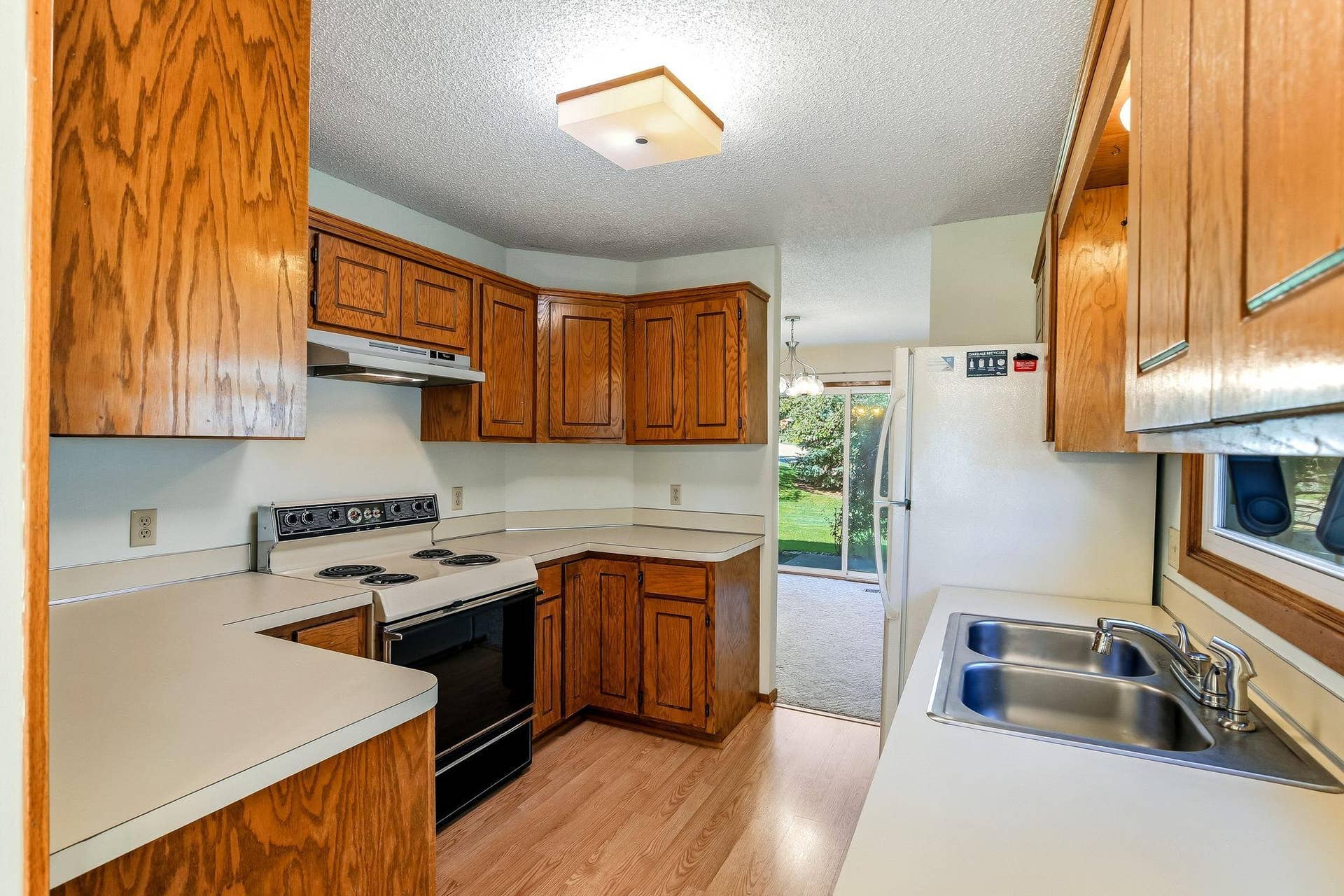 6604 Upper 23rd Street N, Oakdale, MN 55128 14-web-or-mls-6604-Upper-23rd-St-14.jpg