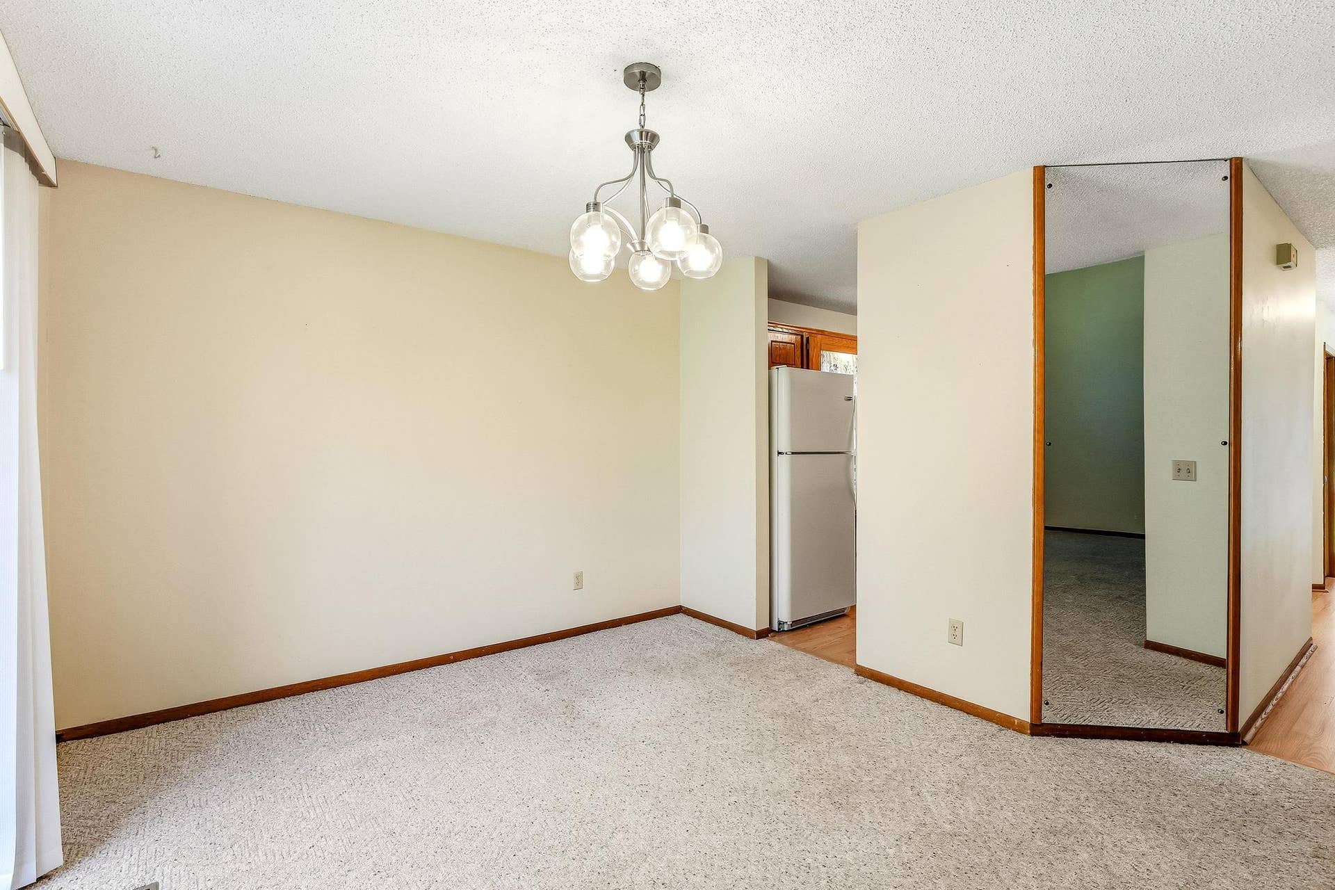 6604 Upper 23rd Street N, Oakdale, MN 55128 9-web-or-mls-6604-Upper-23rd-St-09.jpg