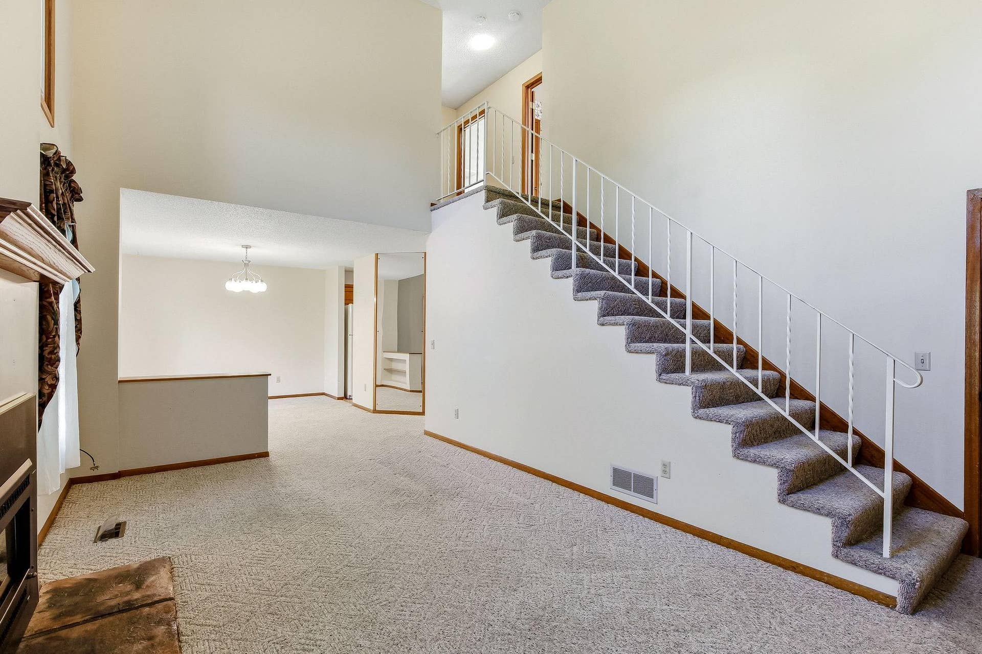 6604 Upper 23rd Street N, Oakdale, MN 55128 6-web-or-mls-6604-Upper-23rd-St-06.jpg