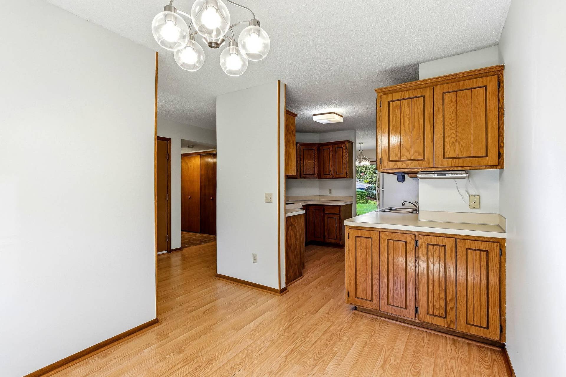 6604 Upper 23rd Street N, Oakdale, MN 55128 17-web-or-mls-6604-Upper-23rd-St-17.jpg
