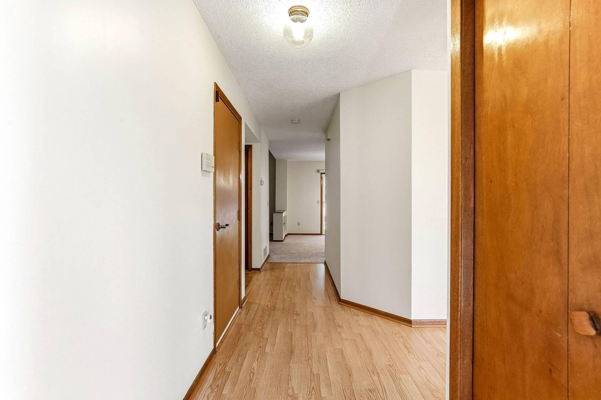 6604 Upper 23rd Street N, Oakdale, MN 55128 5-web-or-mls-6604-Upper-23rd-St-05.jpg
