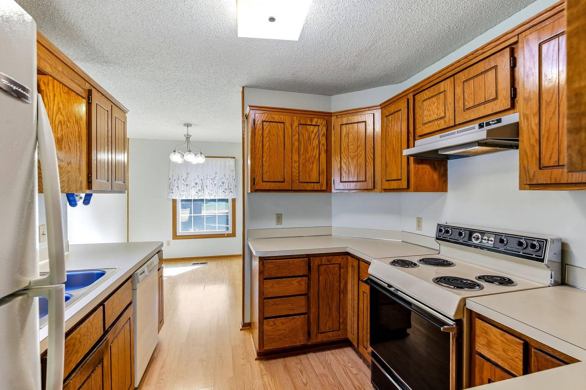 6604 Upper 23rd Street N, Oakdale, MN 55128 12-web-or-mls-6604-Upper-23rd-St-12.jpg