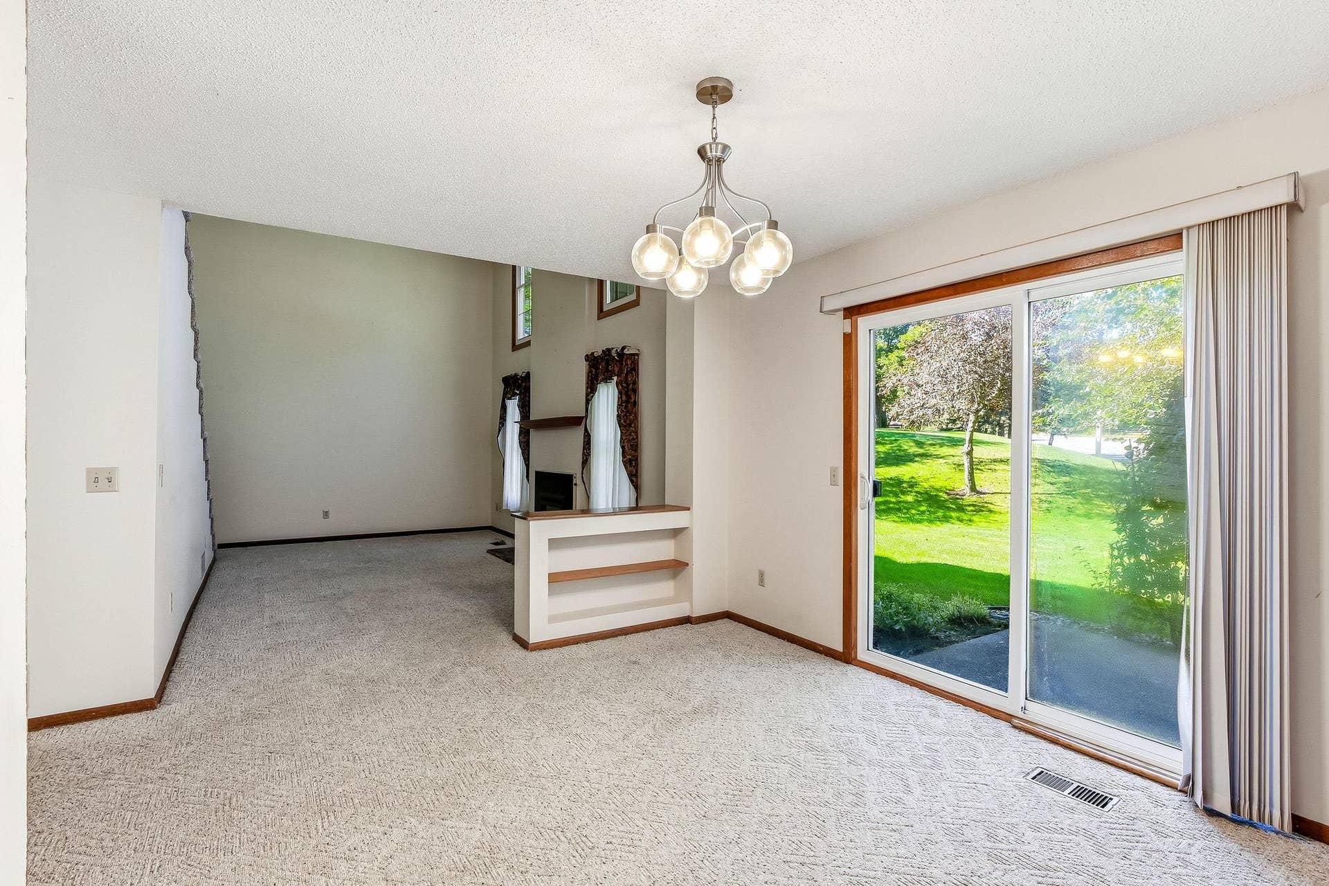 6604 Upper 23rd Street N, Oakdale, MN 55128 11-web-or-mls-6604-Upper-23rd-St-11.jpg
