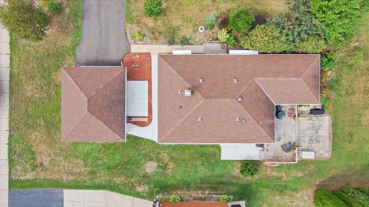 4090 Highland Avenue, White Bear Lake, MN 55110 Roof is only 11 years old!