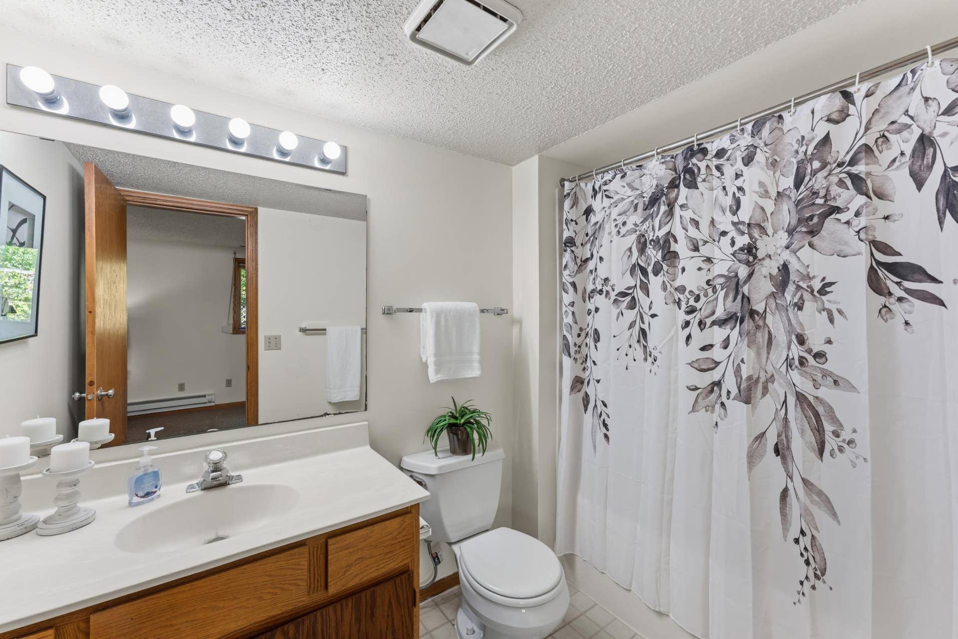 933 Dartmouth Place SE, 65, Minneapolis, MN 55414 39.jpg