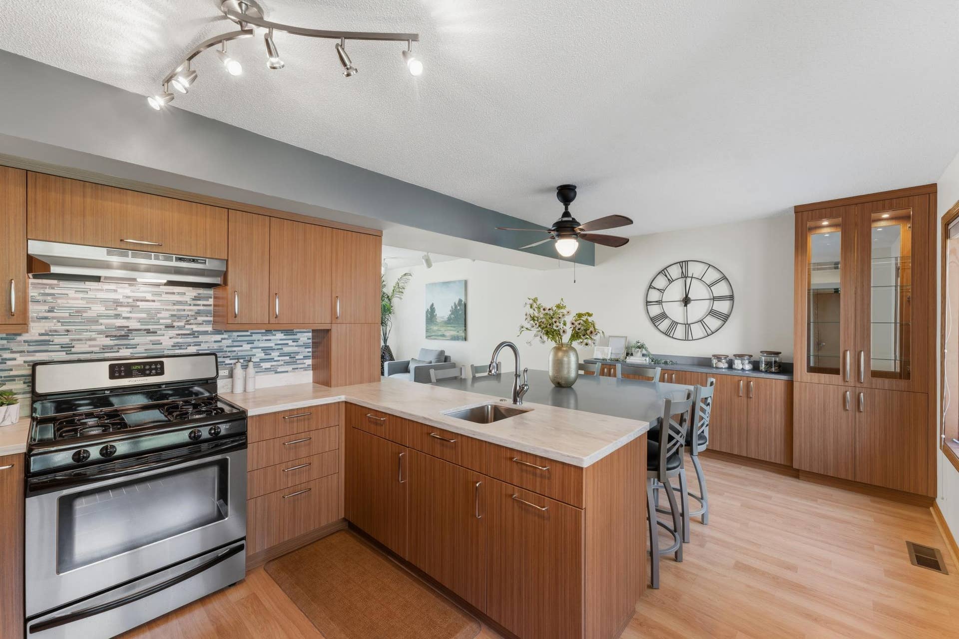 933 Dartmouth Place SE, 65, Minneapolis, MN 55414 32.jpg