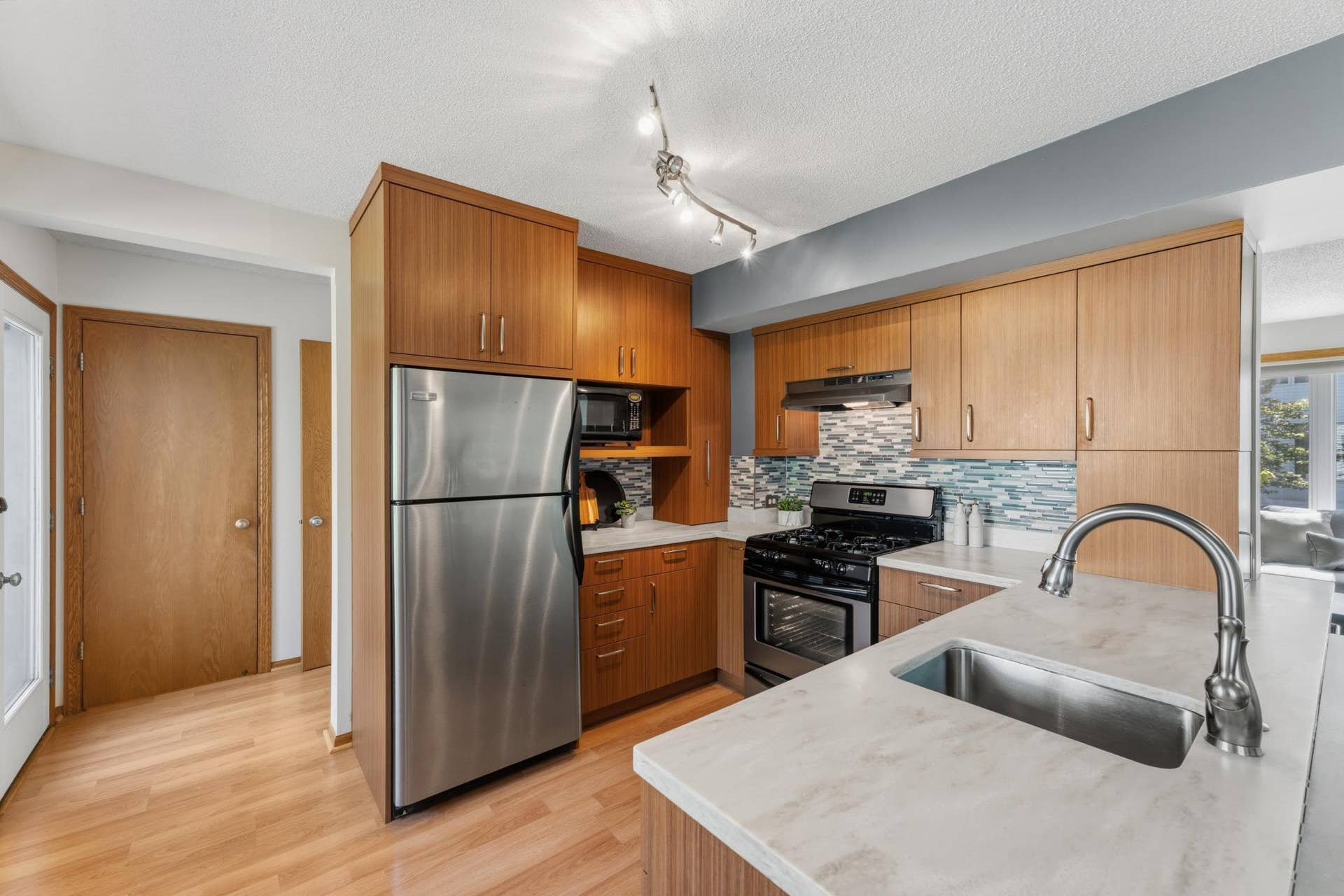 933 Dartmouth Place SE, 65, Minneapolis, MN 55414 31.jpg