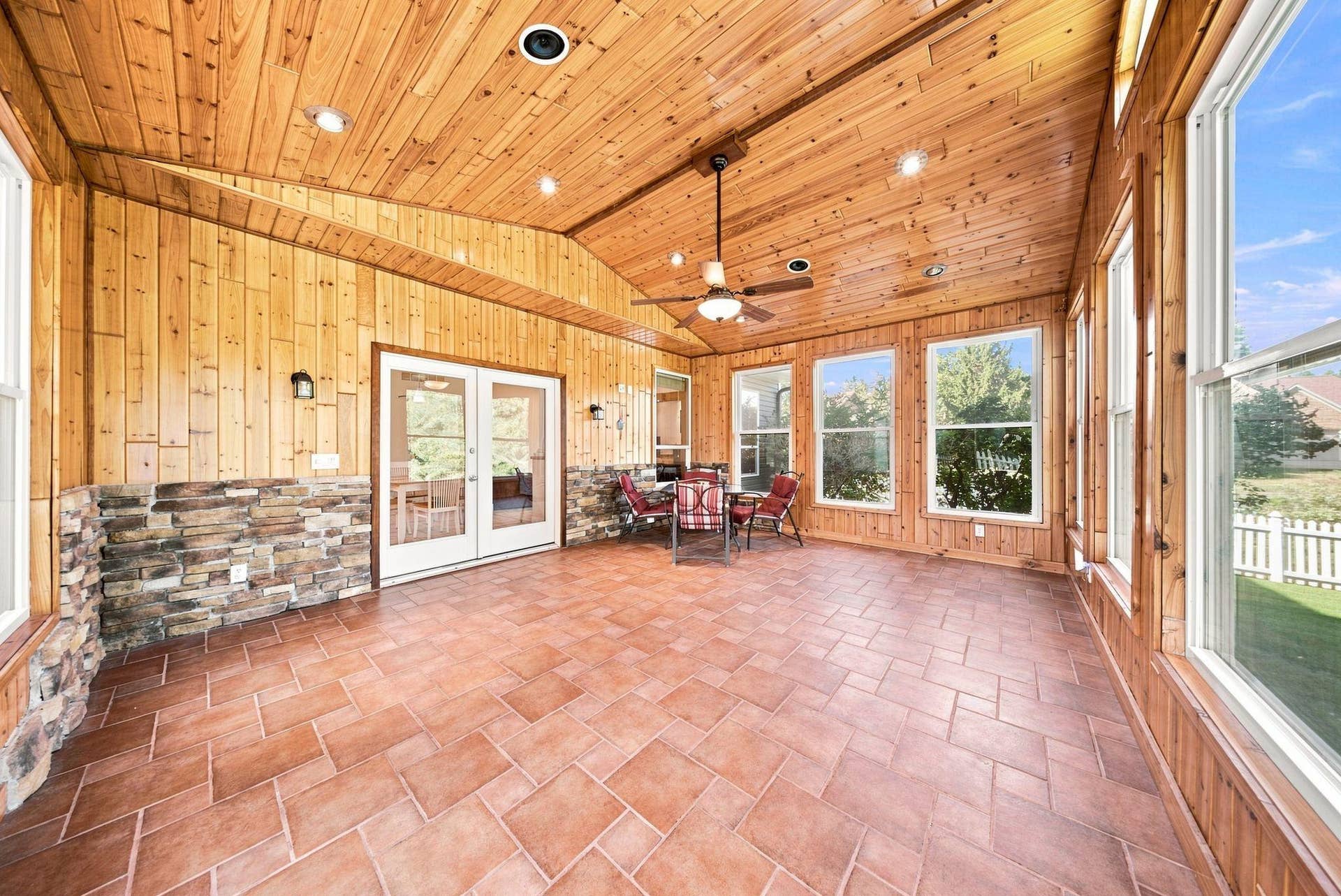 5294 Marquess Trail N, Lake Elmo, MN 55042 4-Season Porch