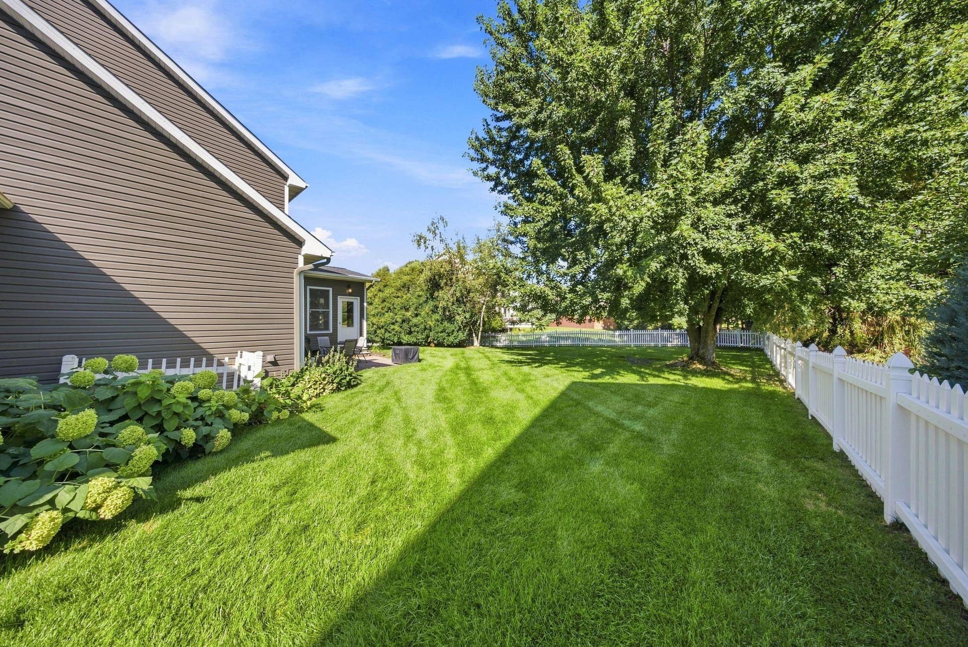 5294 Marquess Trail N, Lake Elmo, MN 55042 Fully Fenced Back Yard