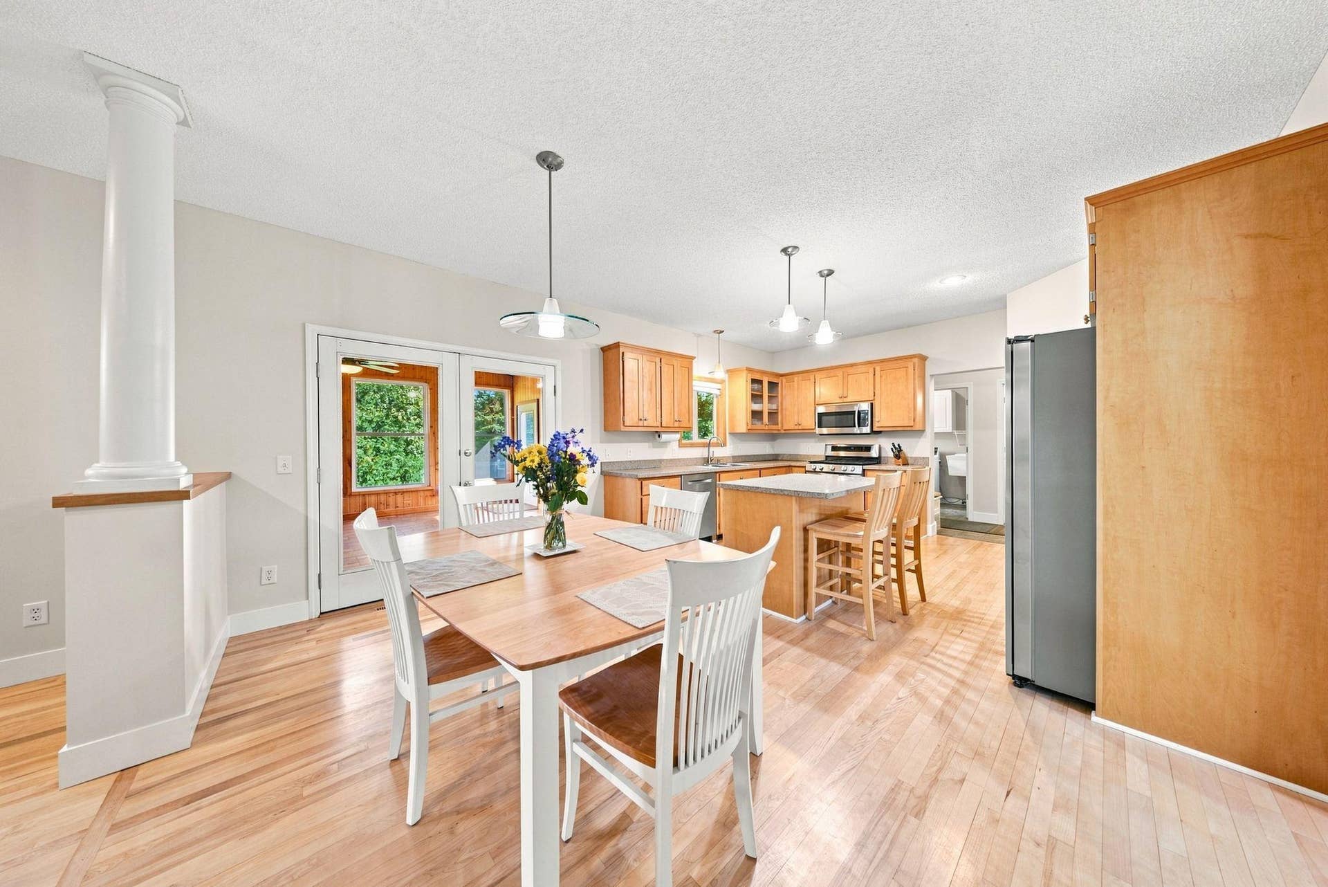 5294 Marquess Trail N, Lake Elmo, MN 55042 Informal Dining & Kitchen w/ Access to 4-Season Porch