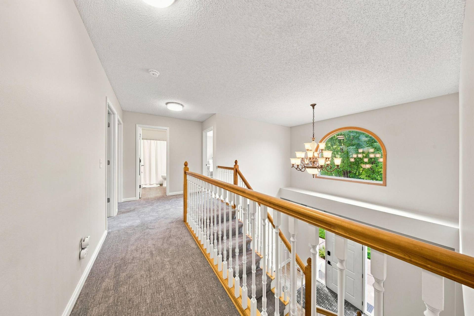 5294 Marquess Trail N, Lake Elmo, MN 55042 Upper Level Hallway Overlooking Front Foyer
