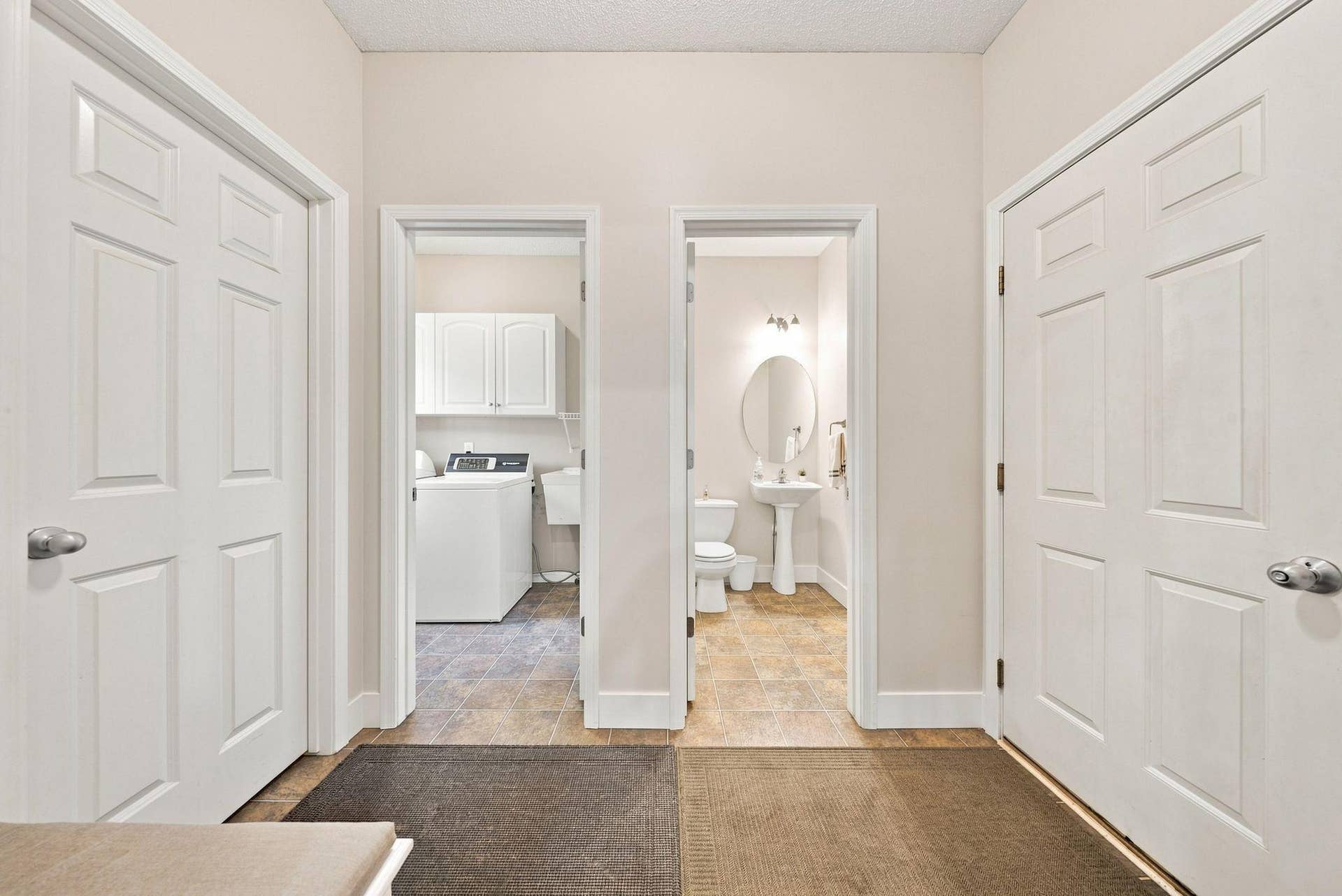 5294 Marquess Trail N, Lake Elmo, MN 55042 Garage Entry with 1/2 Bath & Laundry - Main Floor