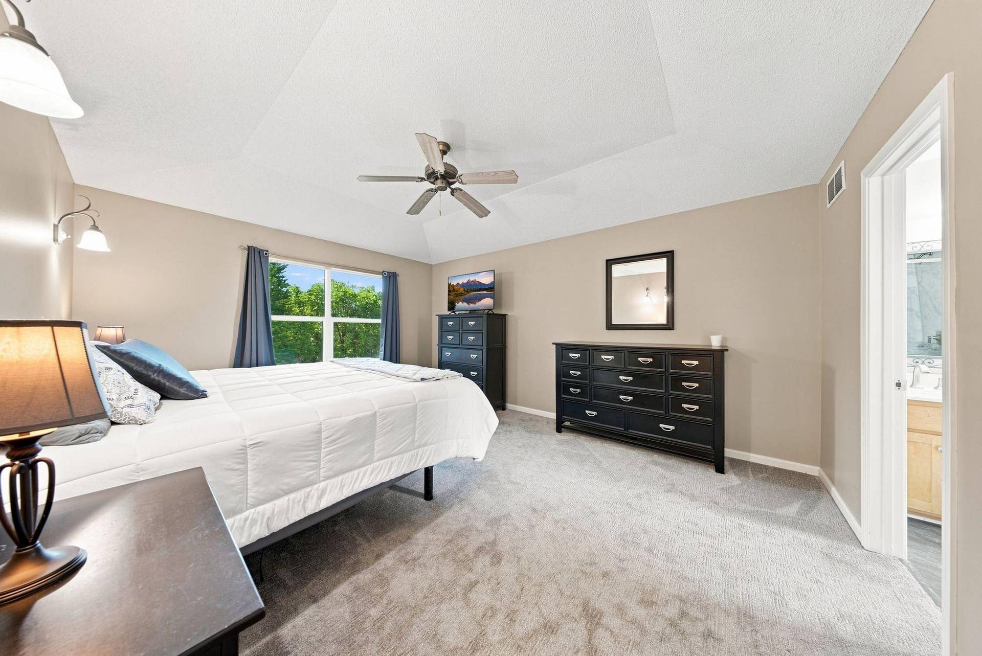 5294 Marquess Trail N, Lake Elmo, MN 55042 Primary Bedroom - Upper Level