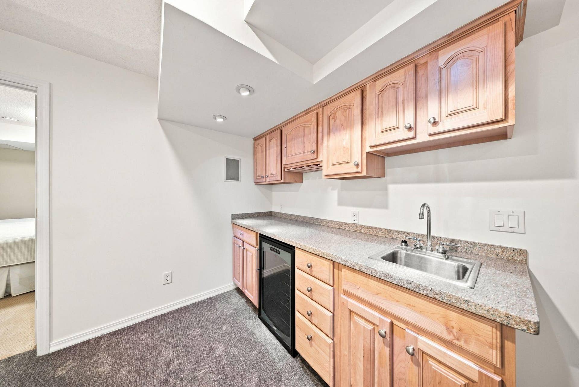 5294 Marquess Trail N, Lake Elmo, MN 55042 Wet Bar - Basement