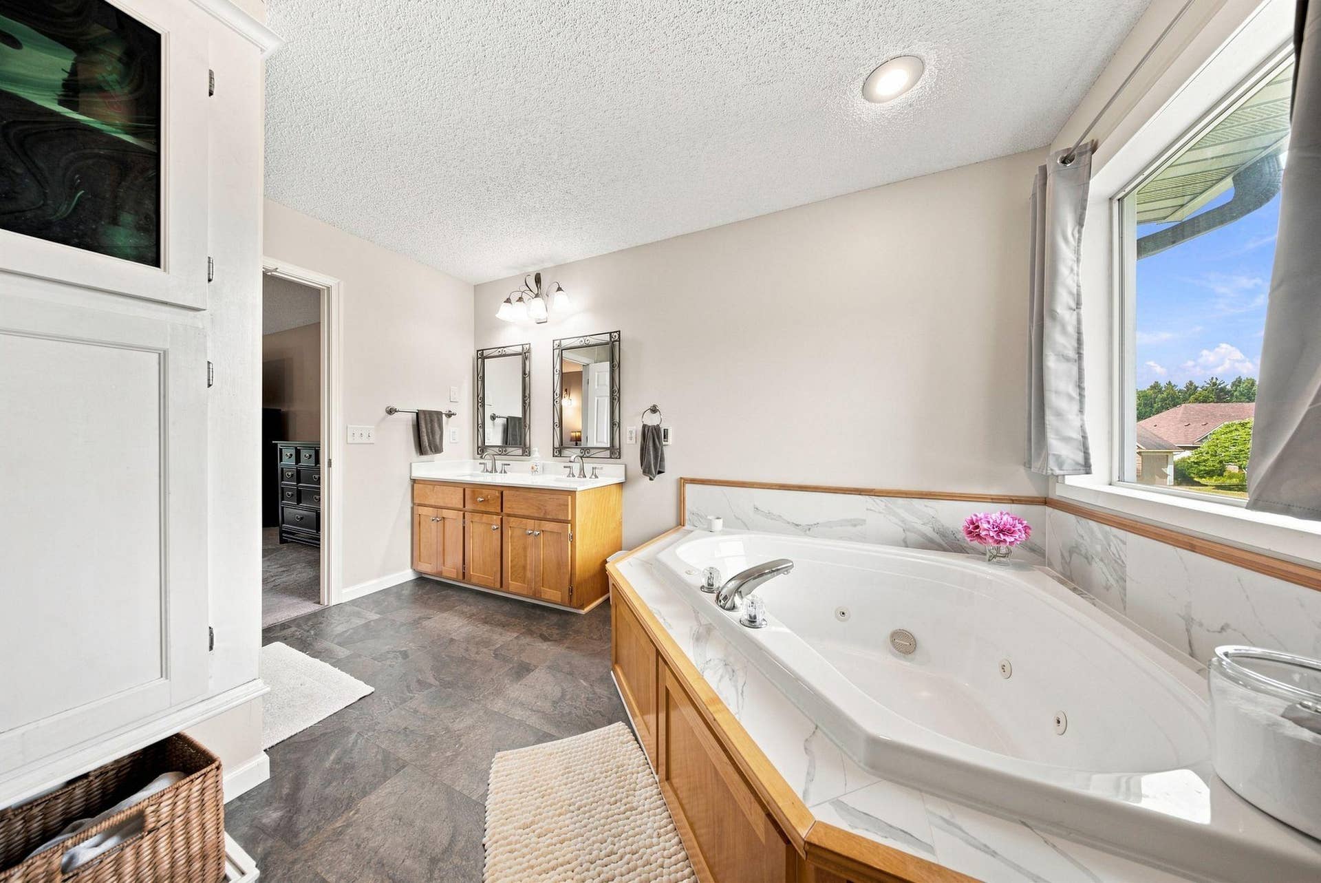 5294 Marquess Trail N, Lake Elmo, MN 55042 Primary Bathroom
