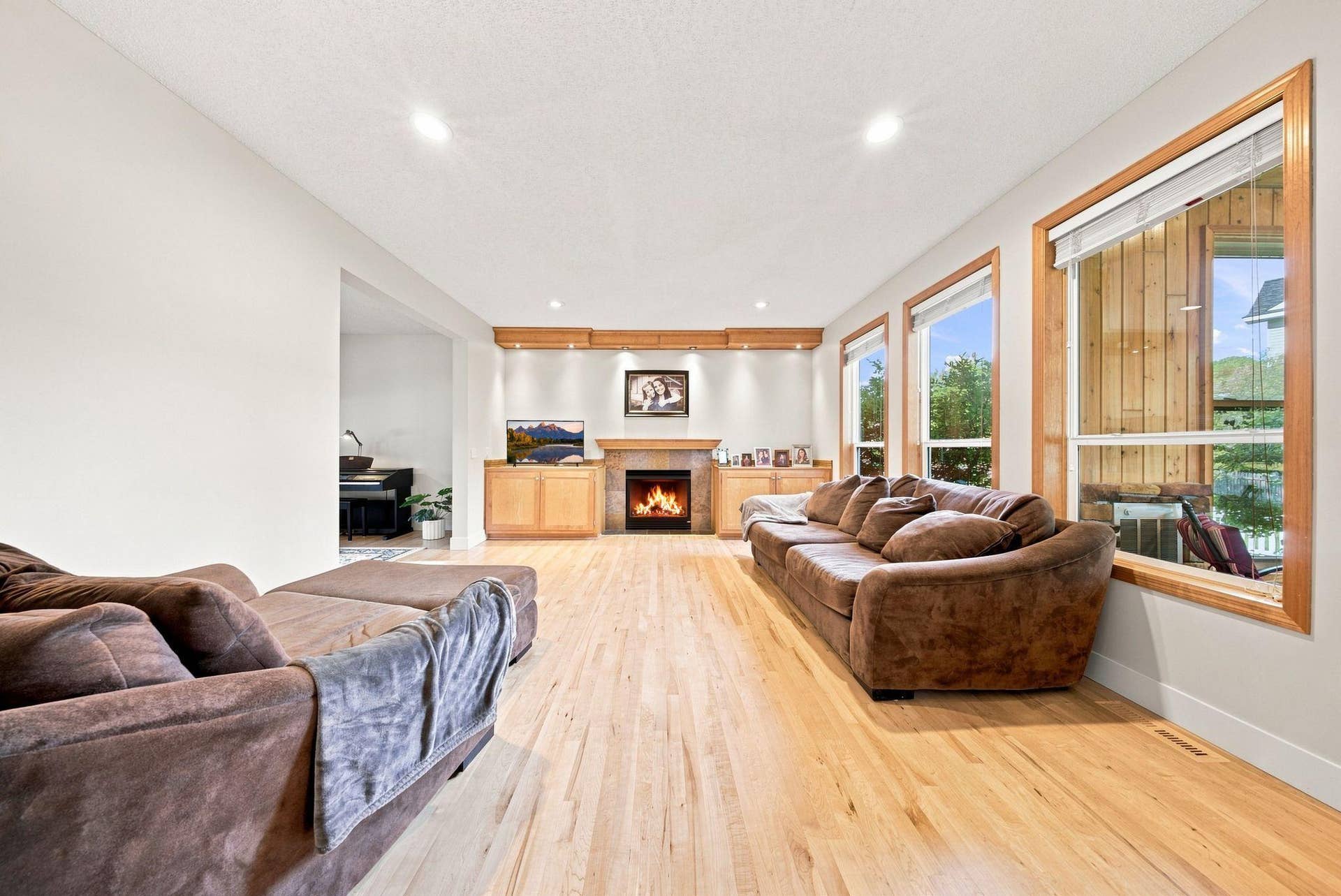 5294 Marquess Trail N, Lake Elmo, MN 55042 Living Room - Main Floor