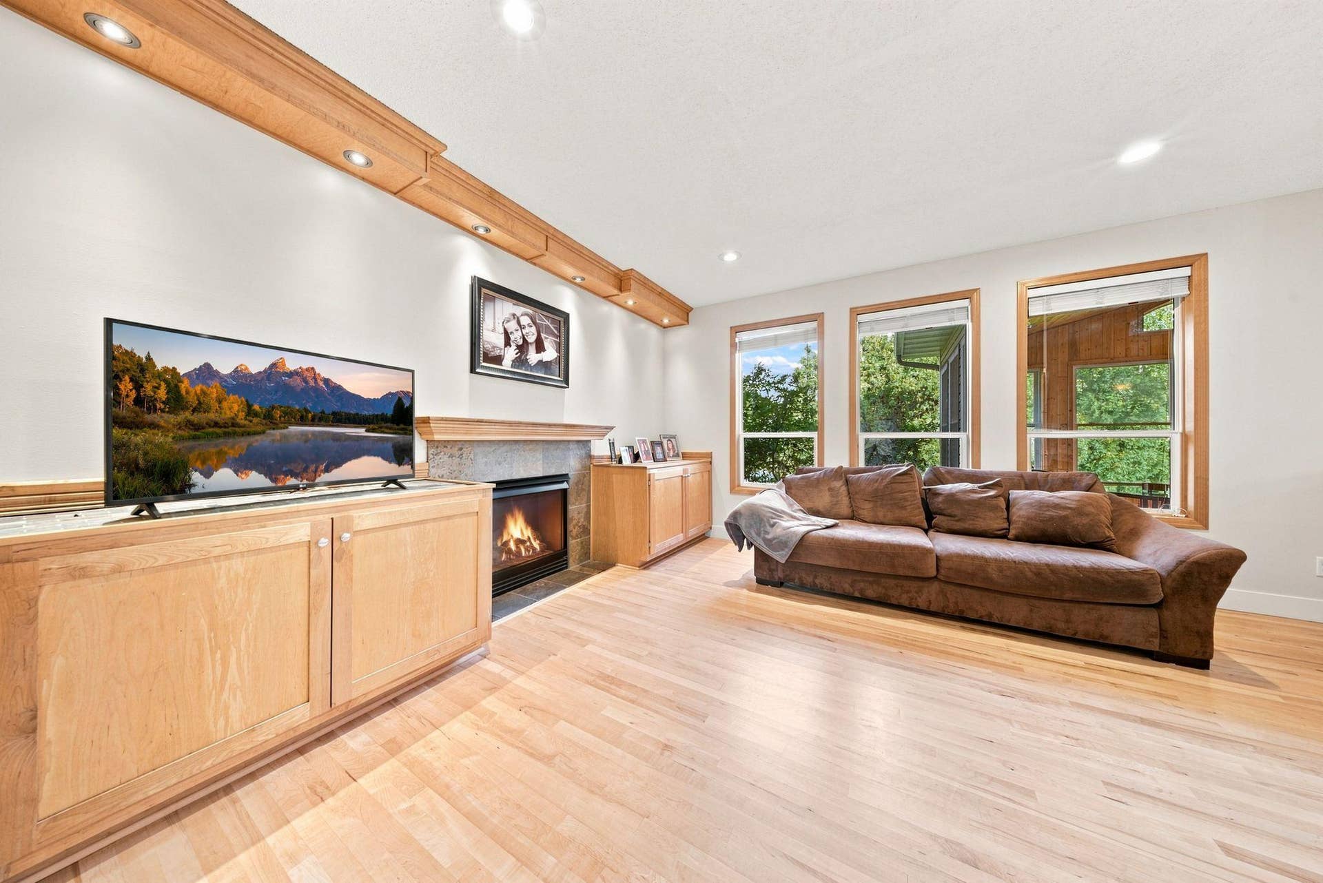 5294 Marquess Trail N, Lake Elmo, MN 55042 Living Room - Fireplace & Built-In Cabinetry