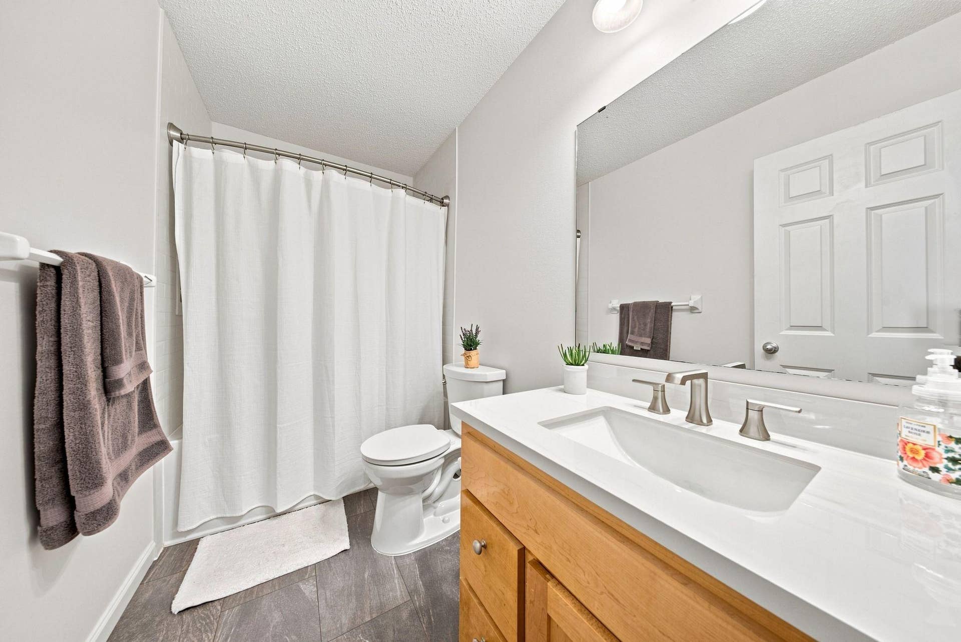5294 Marquess Trail N, Lake Elmo, MN 55042 Full Bathroom - Upper Level