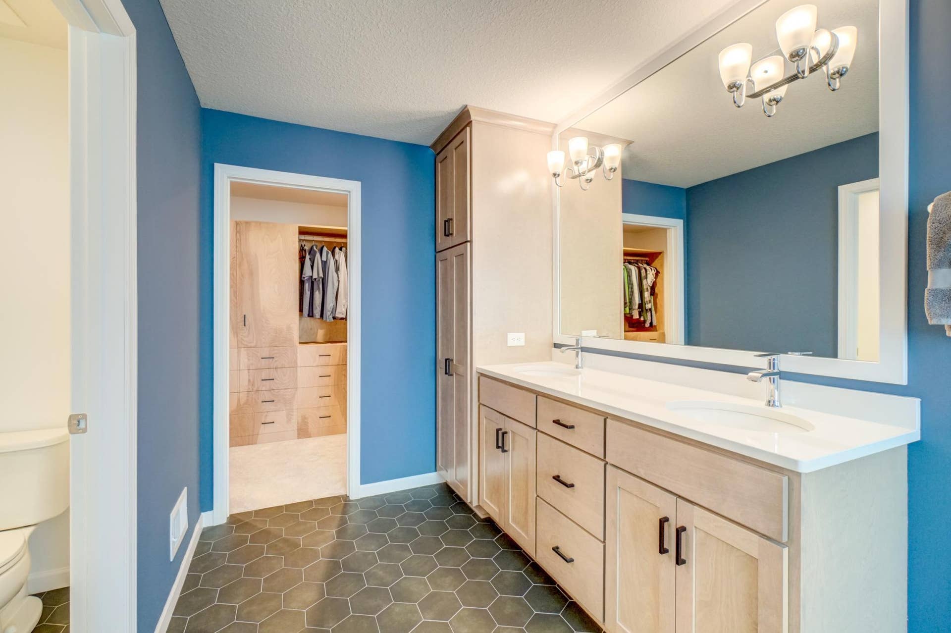 4233 Arbor Bay, Woodbury, MN 55129 4233 Arbor Bay -44.jpg