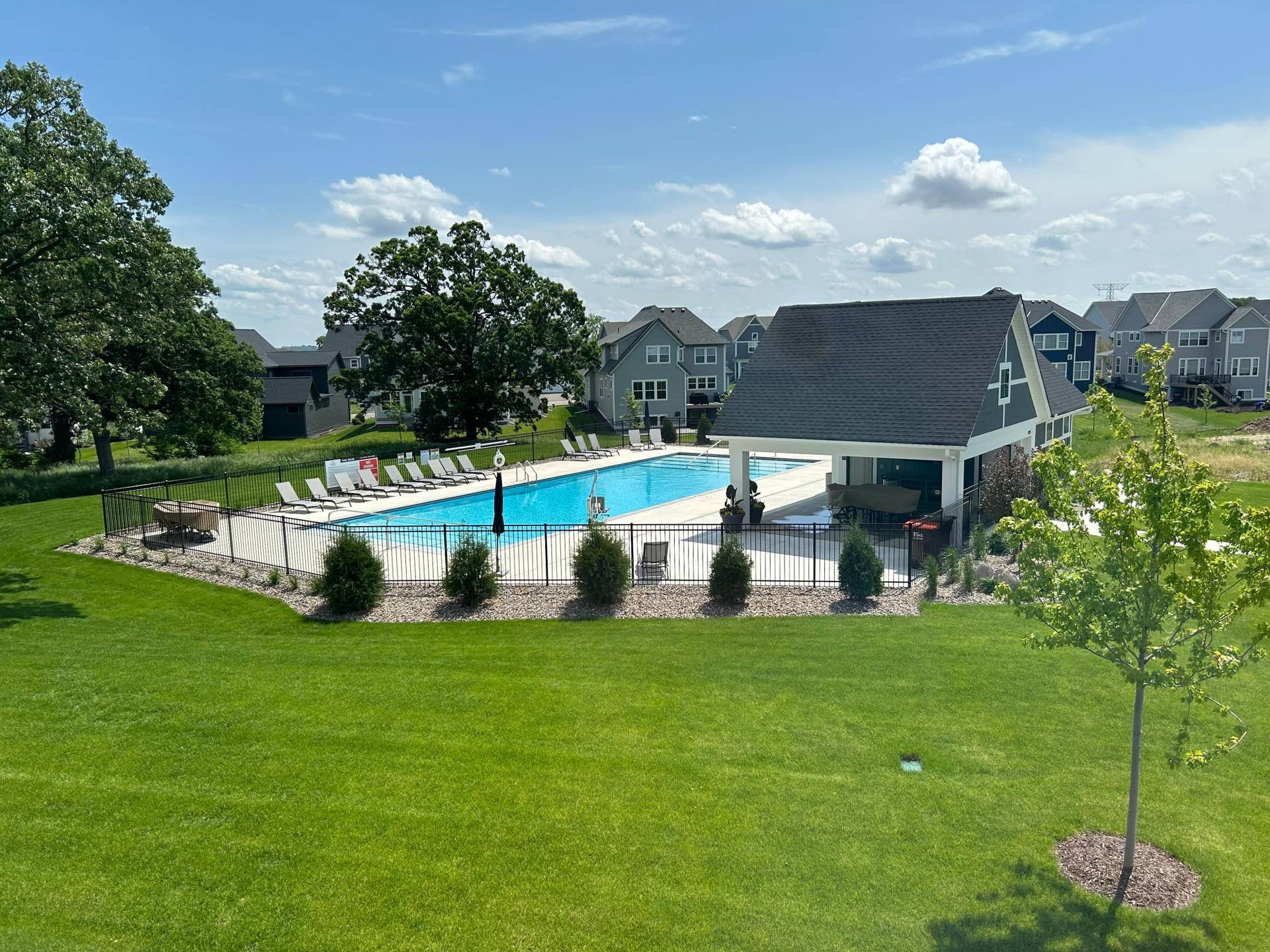 4233 Arbor Bay, Woodbury, MN 55129 community pool