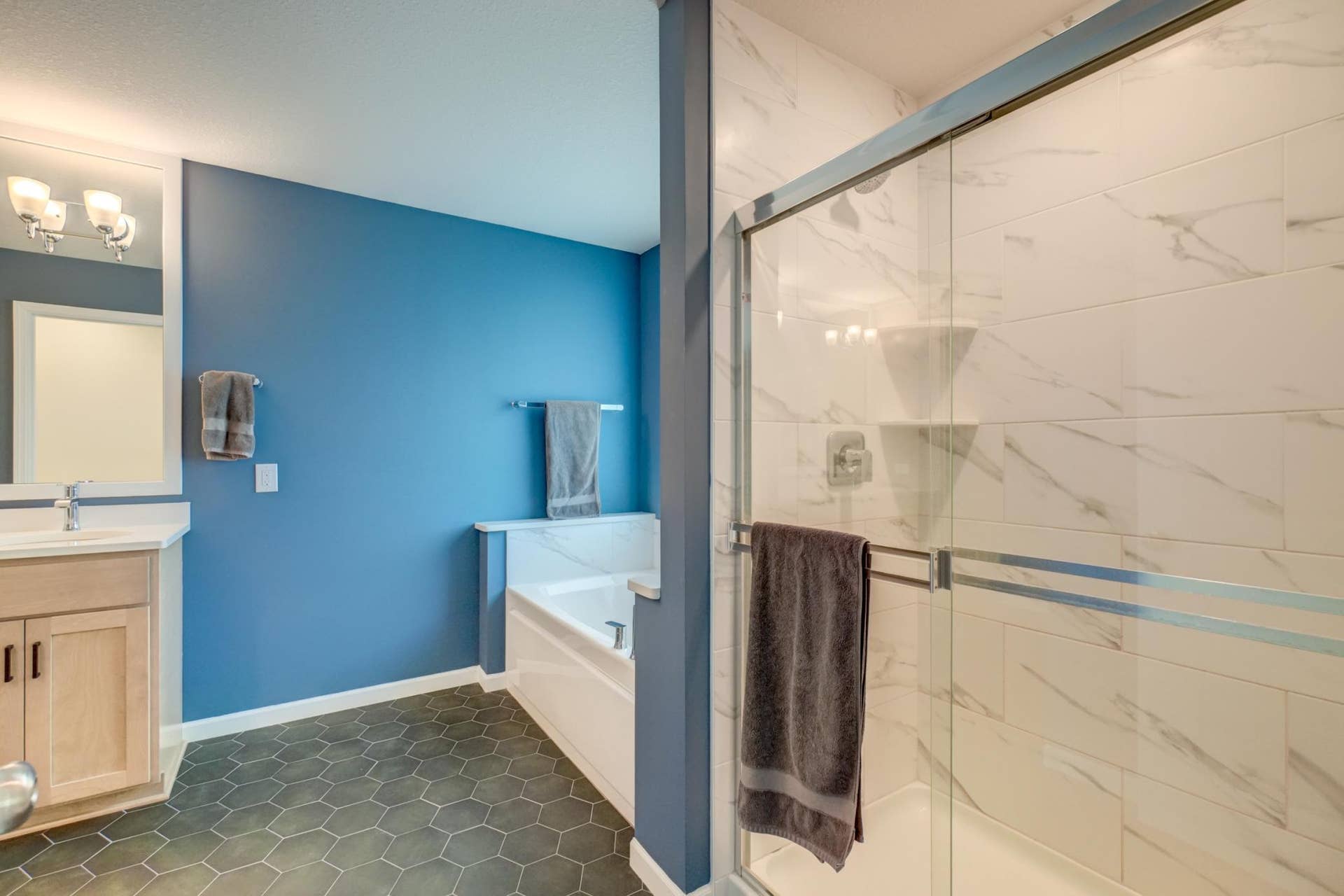 4233 Arbor Bay, Woodbury, MN 55129 4233 Arbor Bay -42.jpg