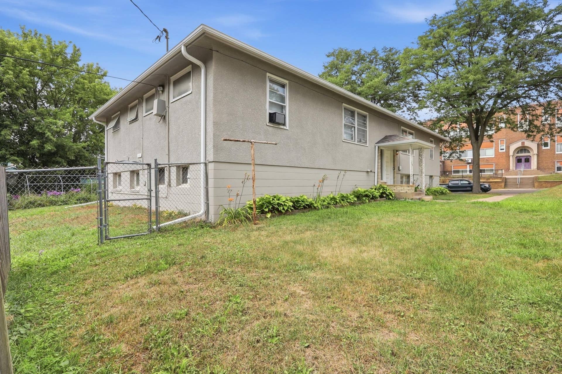 826 5th Street E, 90, Saint Paul, MN 55106 826 5th Street E, 90, Saint Paul, MN 55106