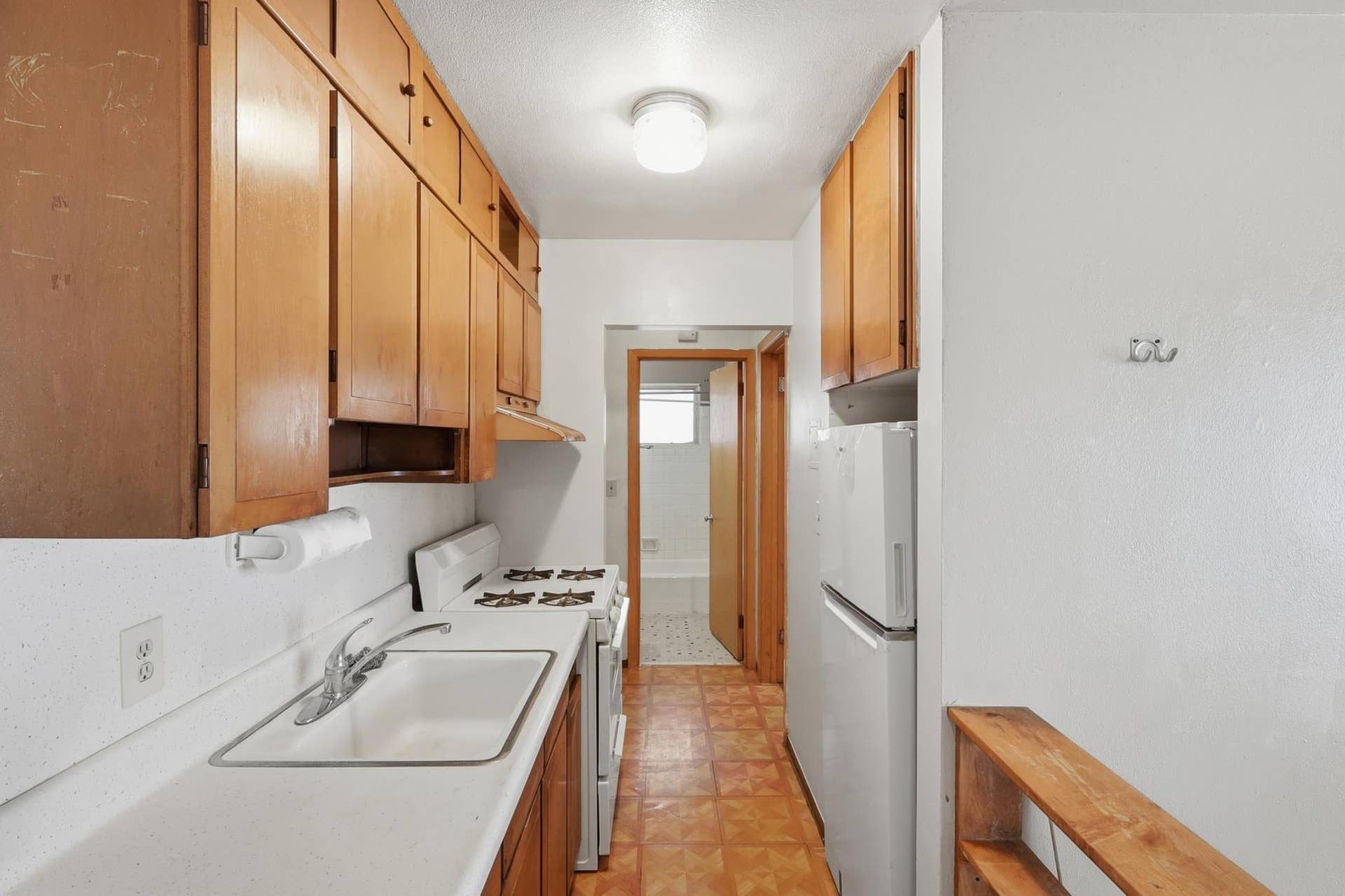 826 5th Street E, 90, Saint Paul, MN 55106 Kitchen
