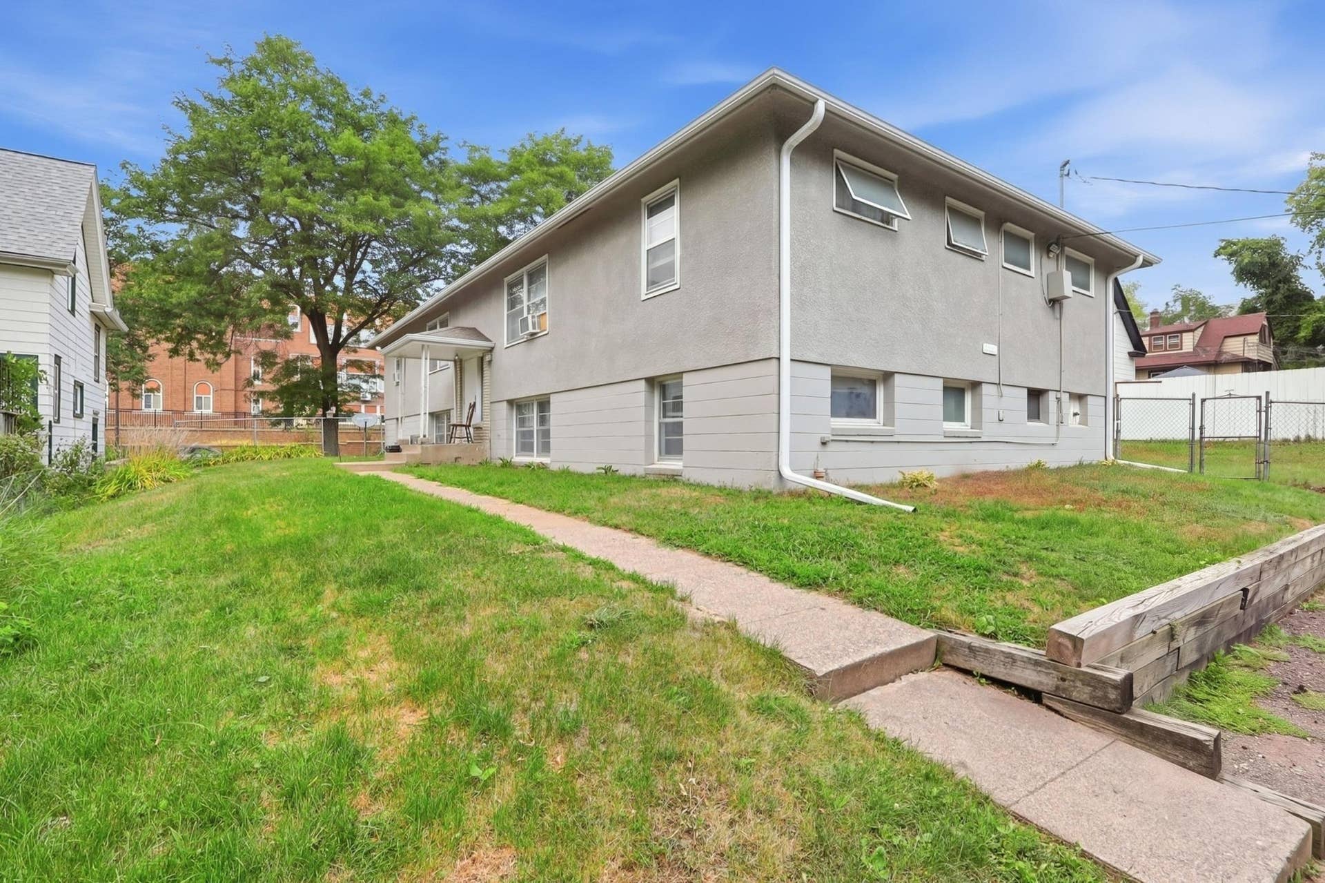 826 5th Street E, 90, Saint Paul, MN 55106 826 5th Street E, 90, Saint Paul, MN 55106