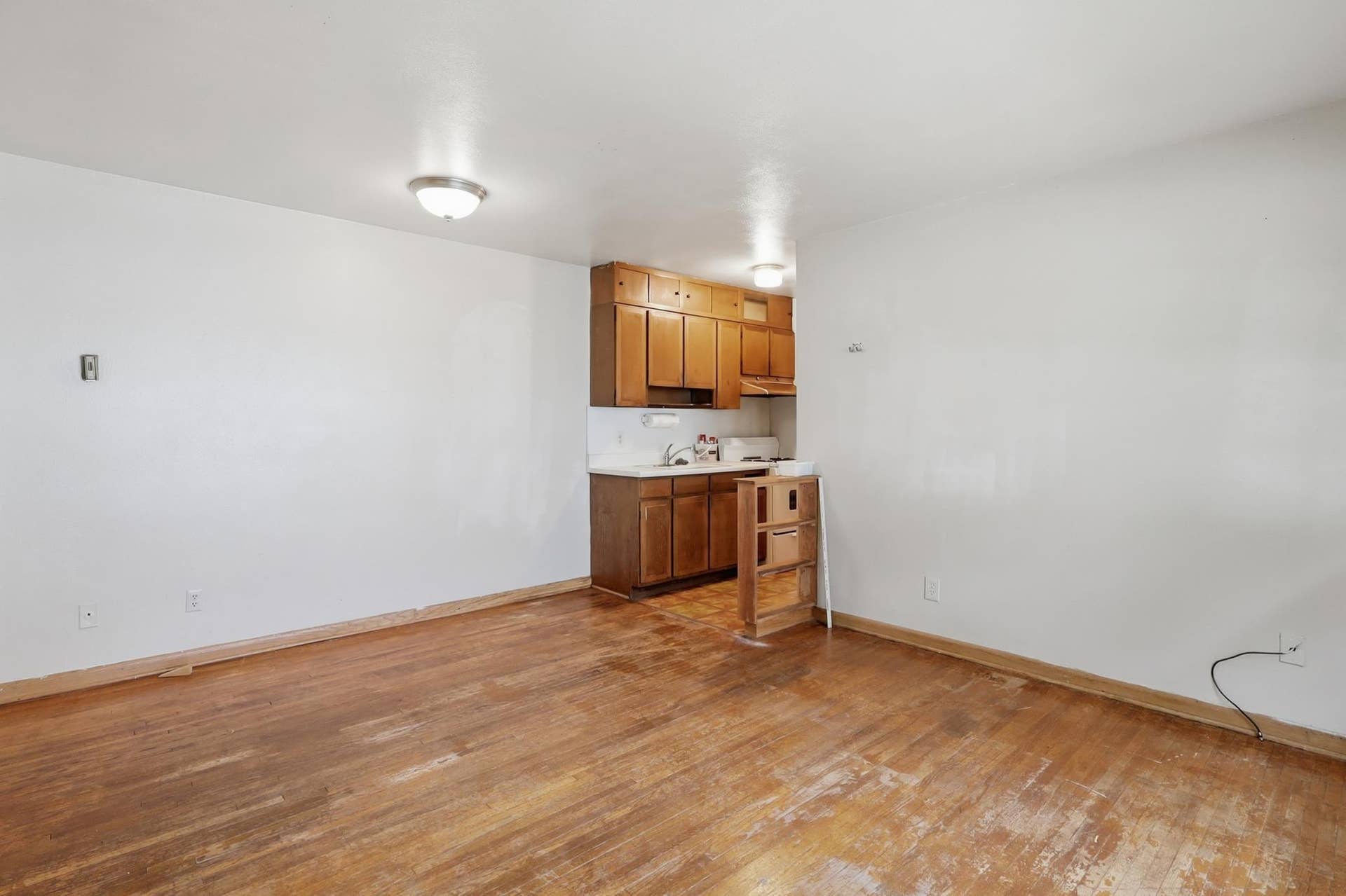 826 5th Street E, 90, Saint Paul, MN 55106 Living Room