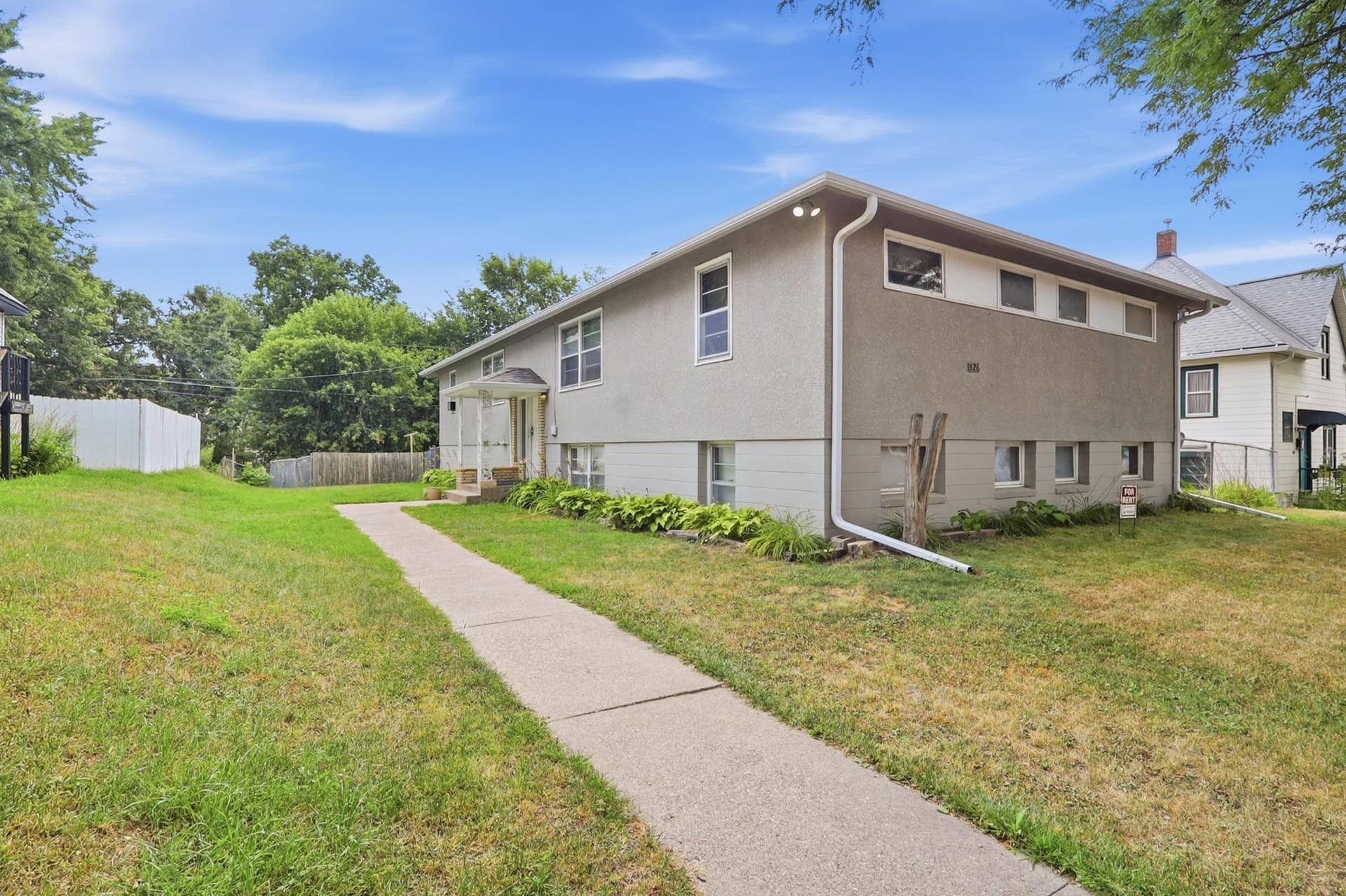 826 5th Street E, 90, Saint Paul, MN 55106 826 5th Street E, 90, Saint Paul, MN 55106