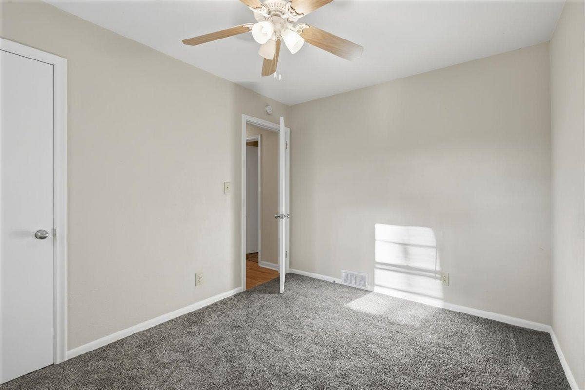 11-Bed 2.jpg
