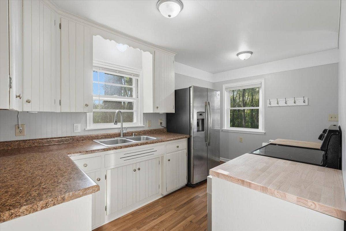 07-Kitchen.jpg