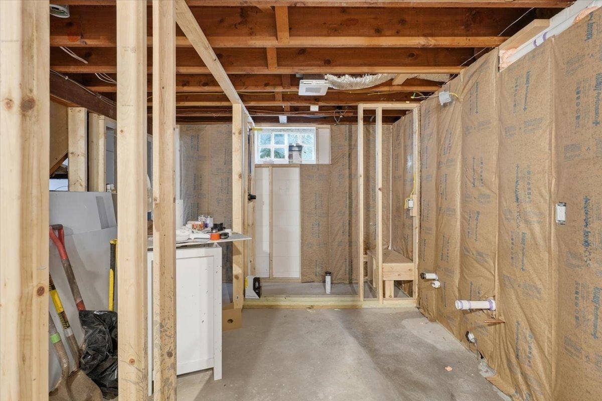 18-Basement.jpg