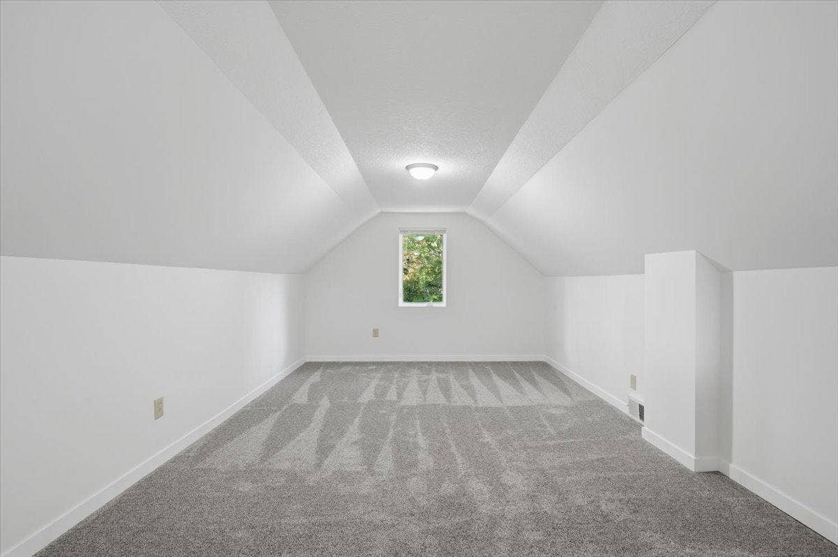 12-Bed 3.jpg