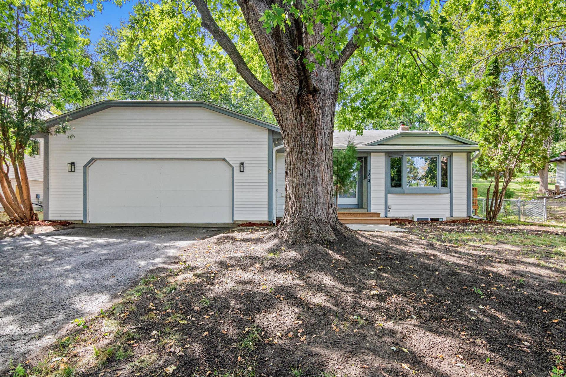 7855 Polaris Lane N, Maple Grove, MN 55311 7855 Polaris Lane N, Maple Grove, MN 55311