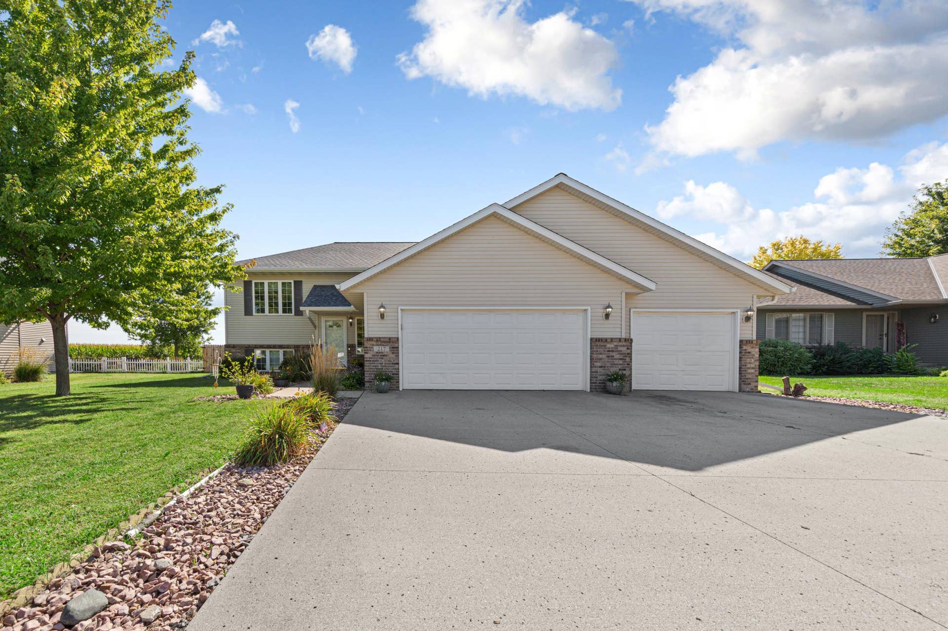 217 Inverness Drive, Mankato, MN 56001 2 front.jpg