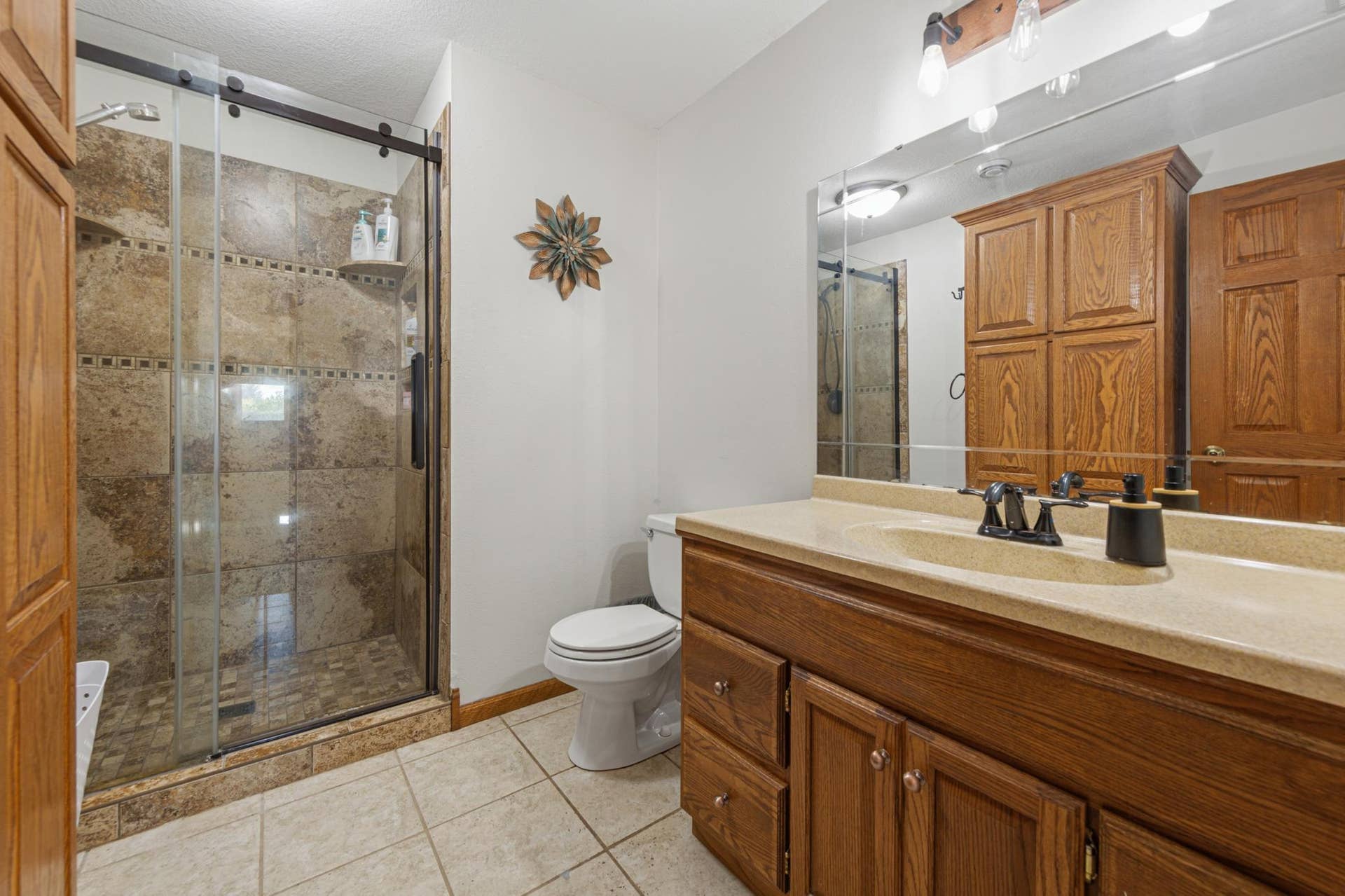 217 Inverness Drive, Mankato, MN 56001 39 bathroom_lower.jpg