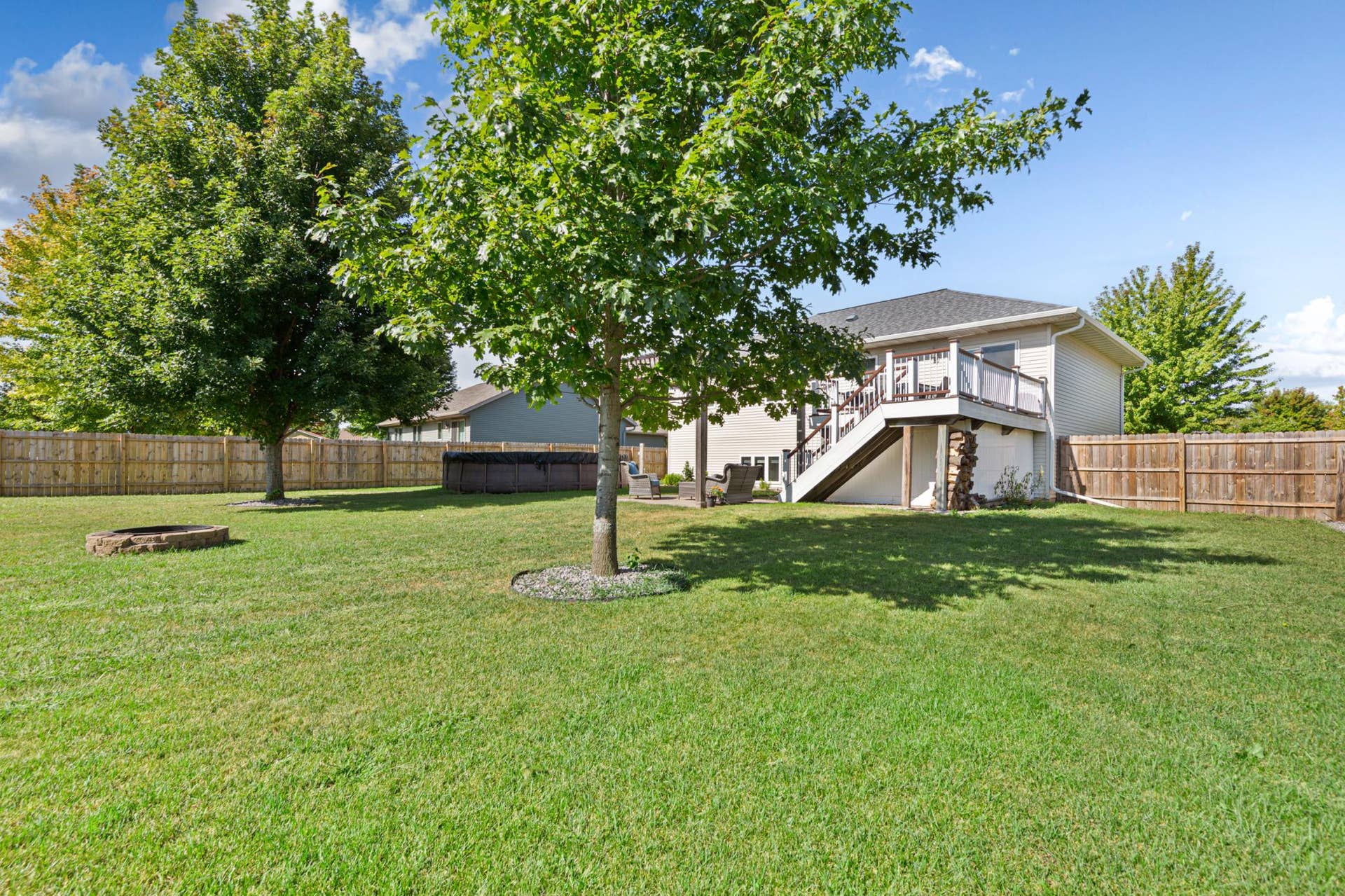 217 Inverness Drive, Mankato, MN 56001 8 back.jpg
